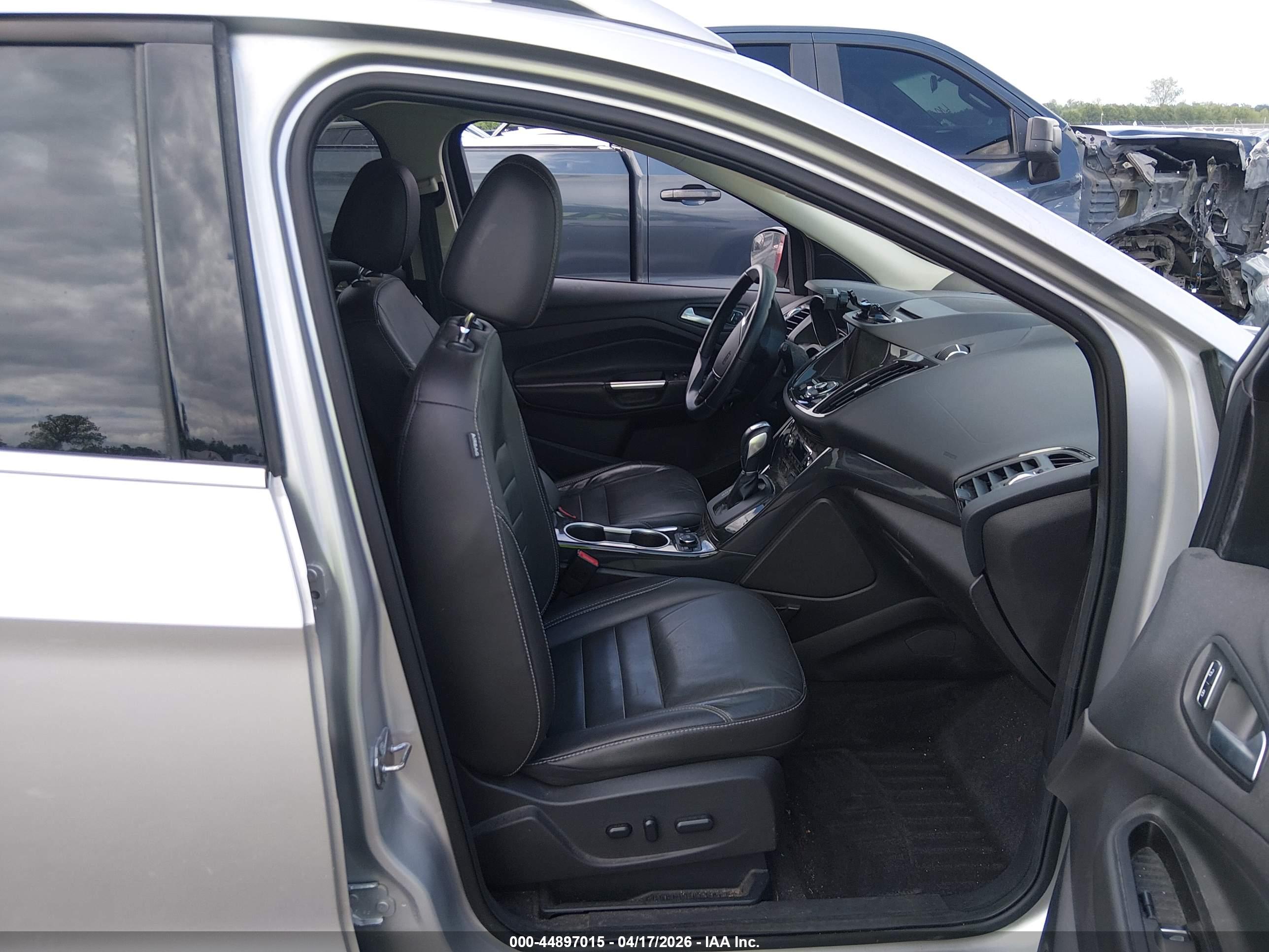 FORD ESCAPE image 5