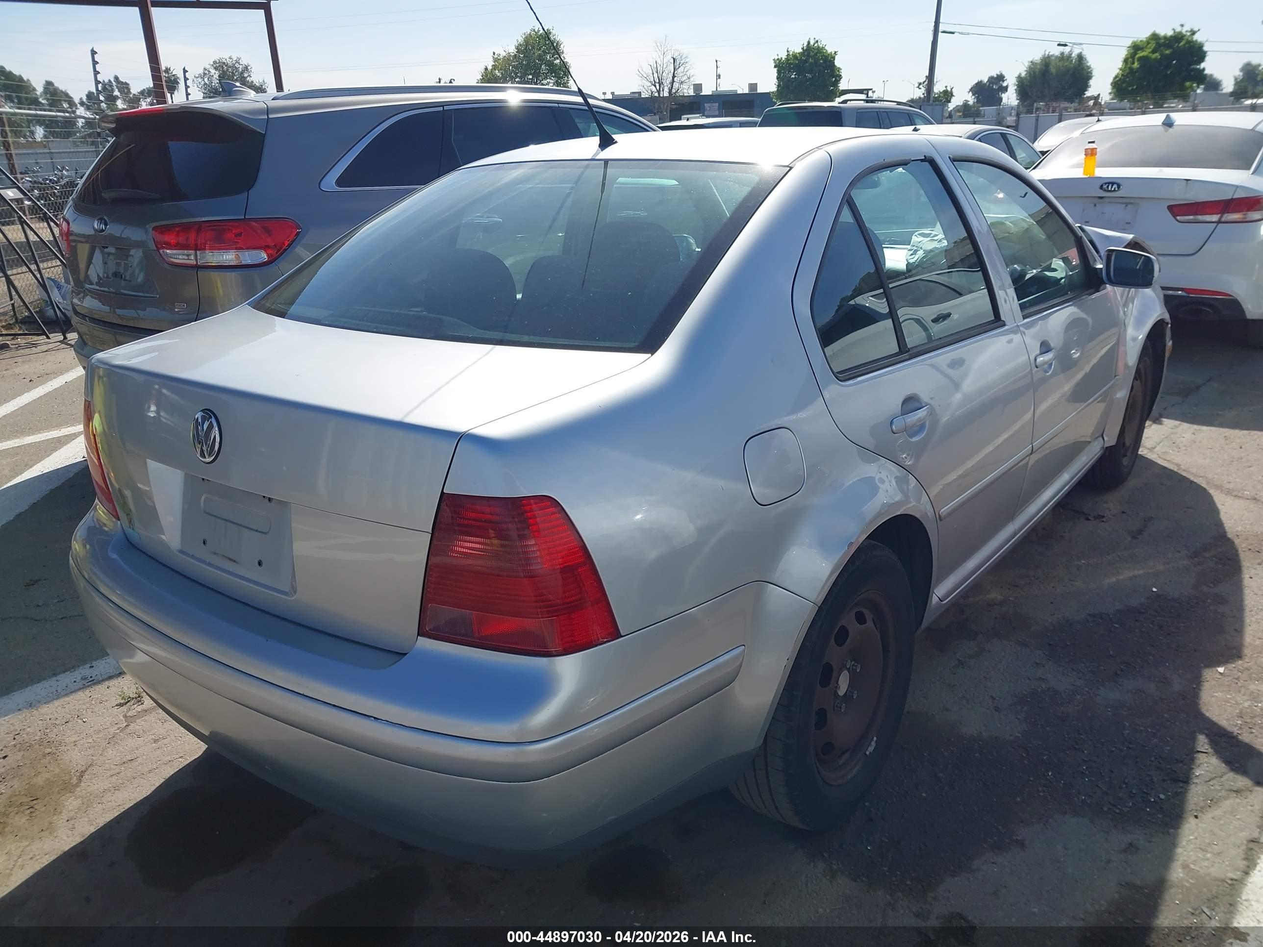 VOLKSWAGEN JETTA image 4