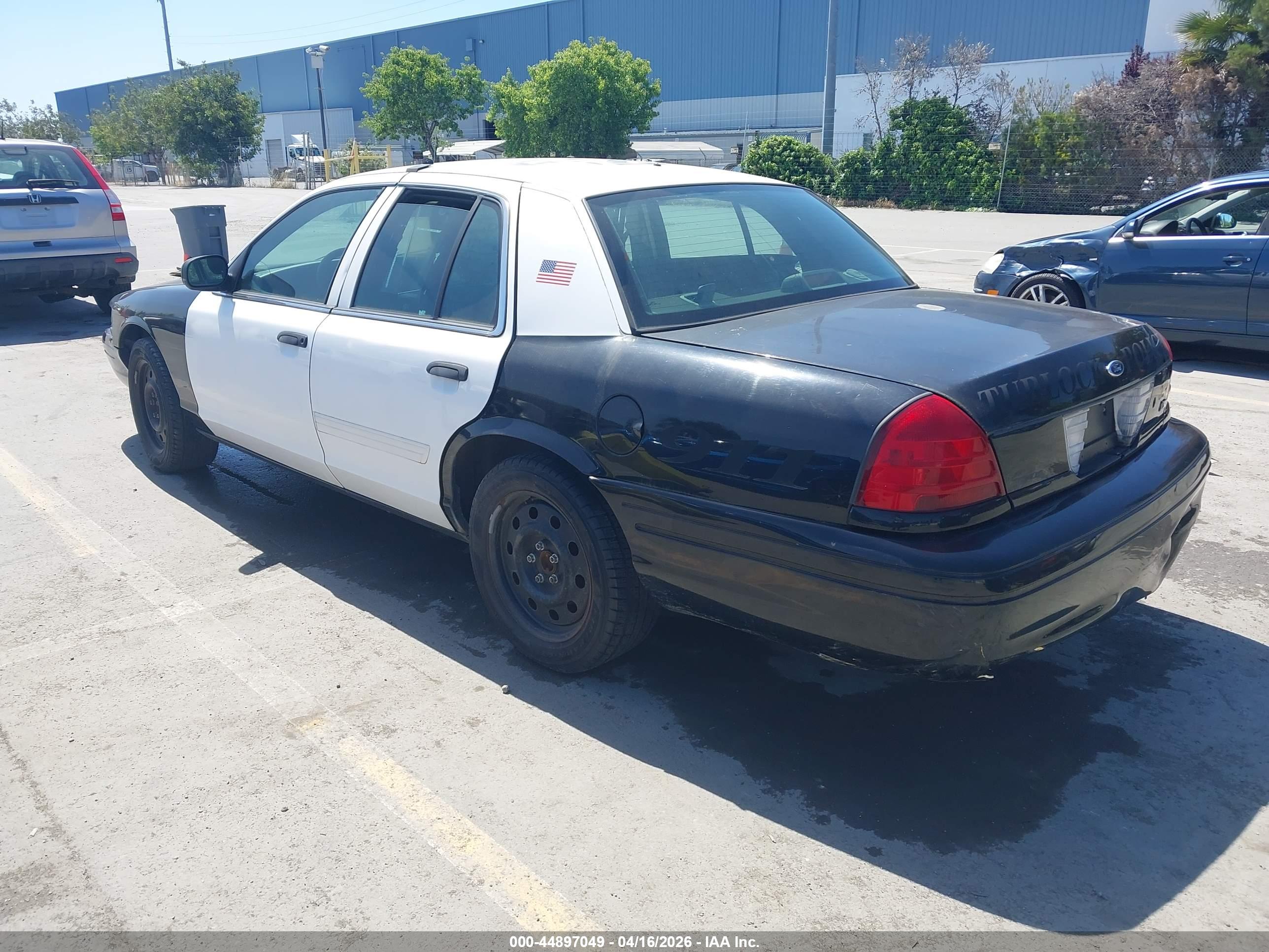 FORD CROWN image 3