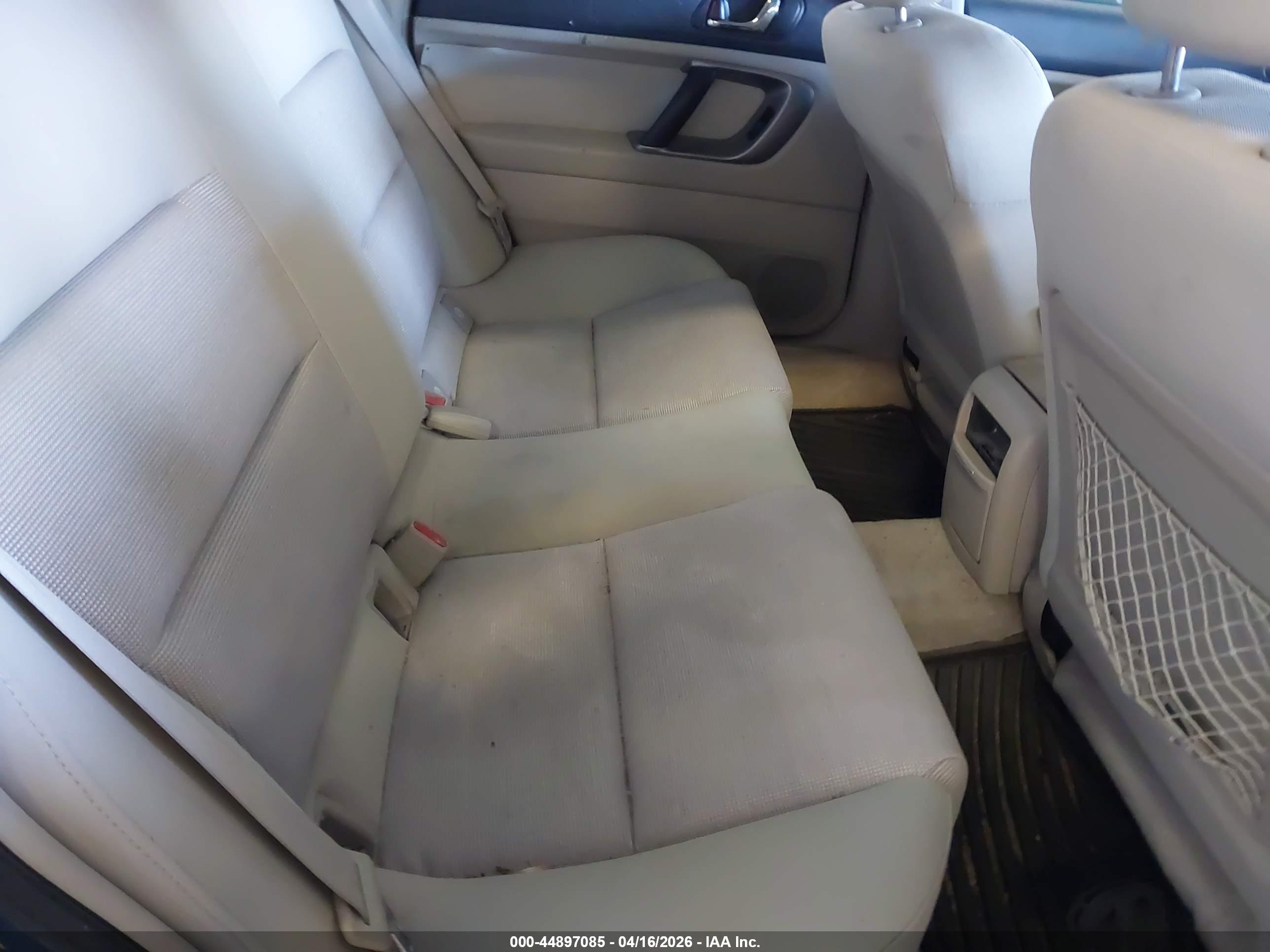 SUBARU OUTBACK image 8