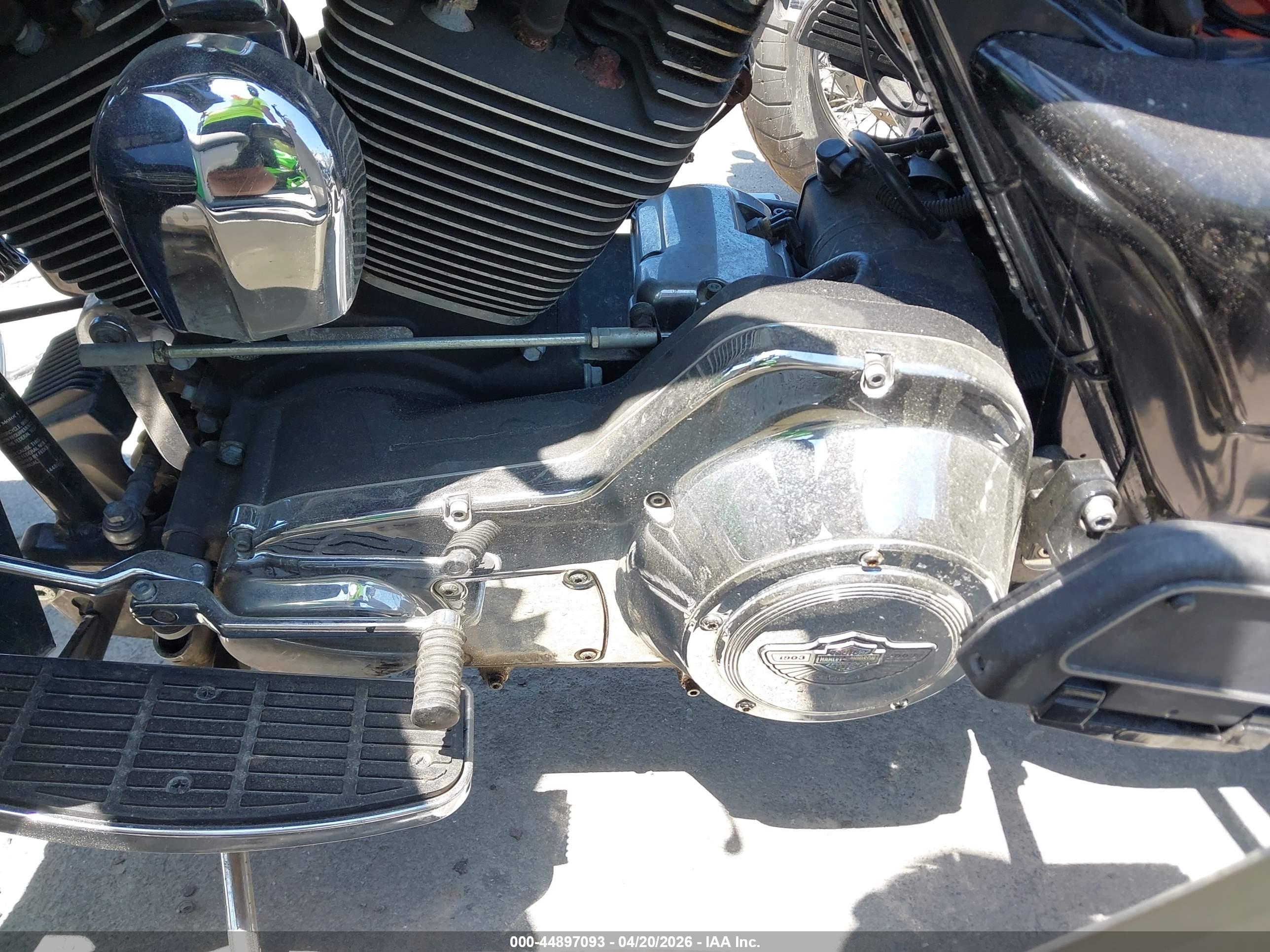 HARLEY-DAVIDSON FLHRCI image 9