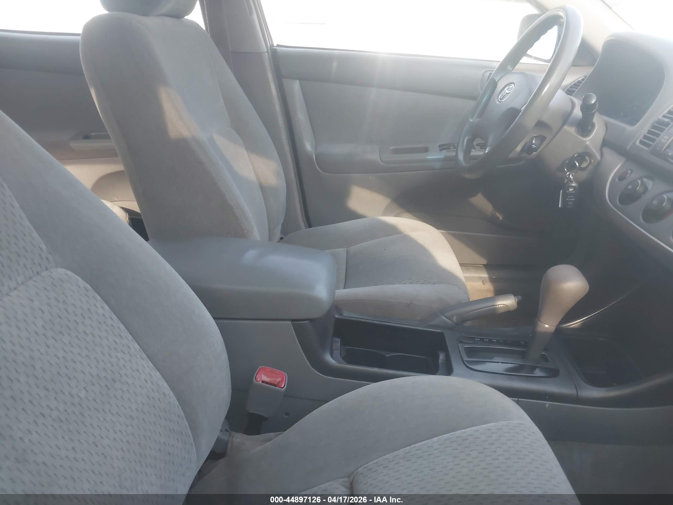 TOYOTA CAMRY image 5