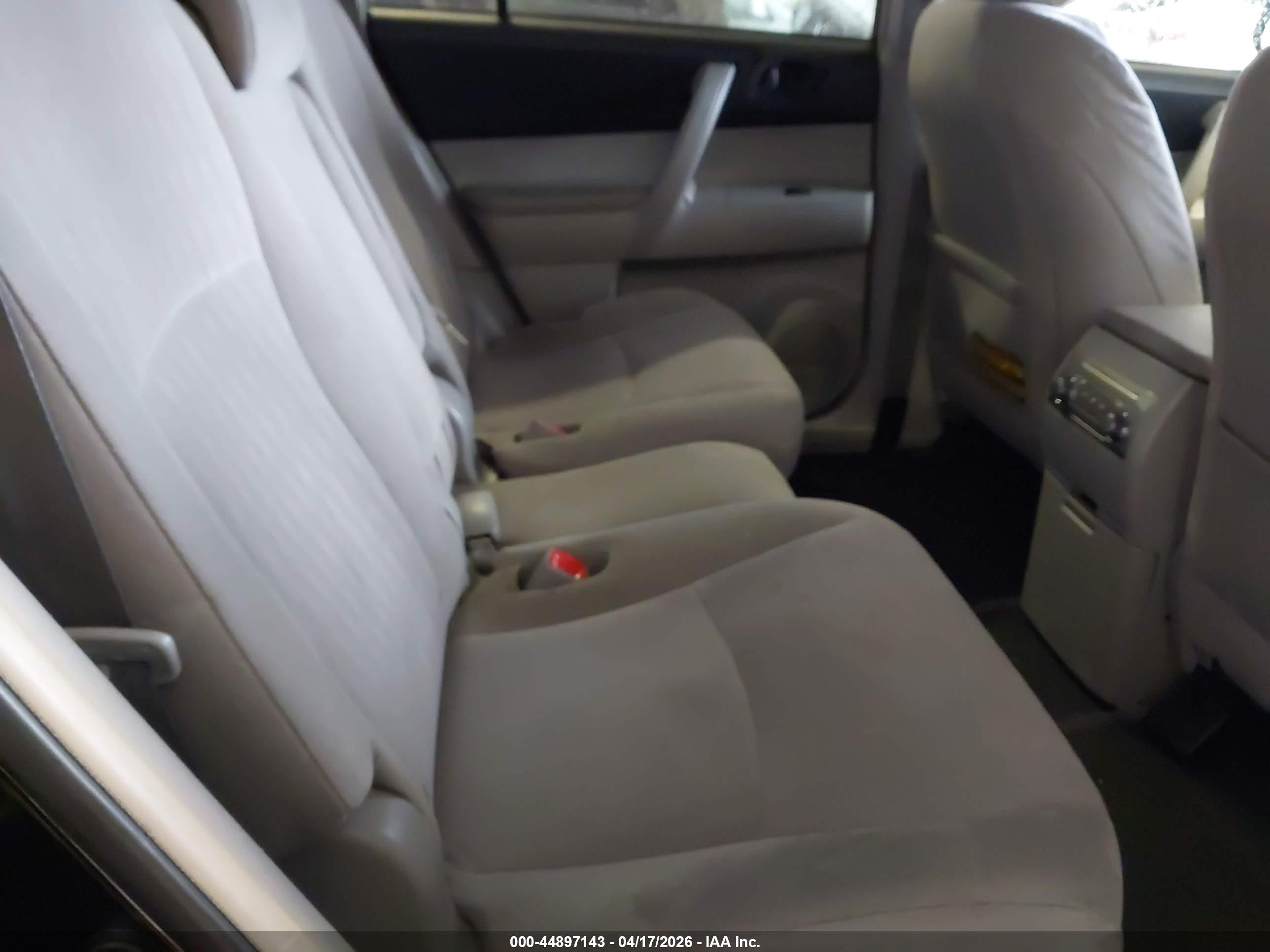 TOYOTA HIGHLANDER image 8
