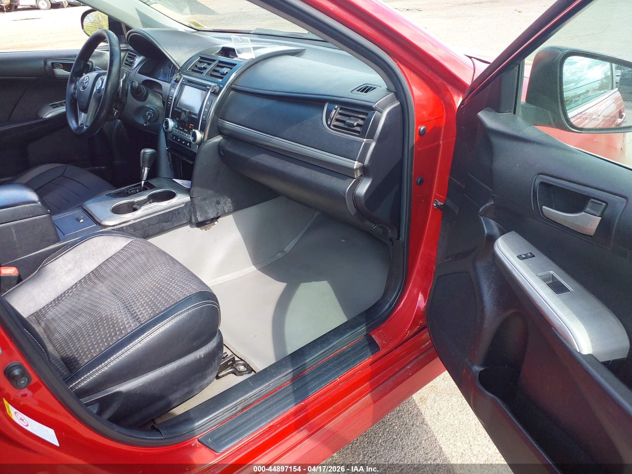 TOYOTA CAMRY image 5