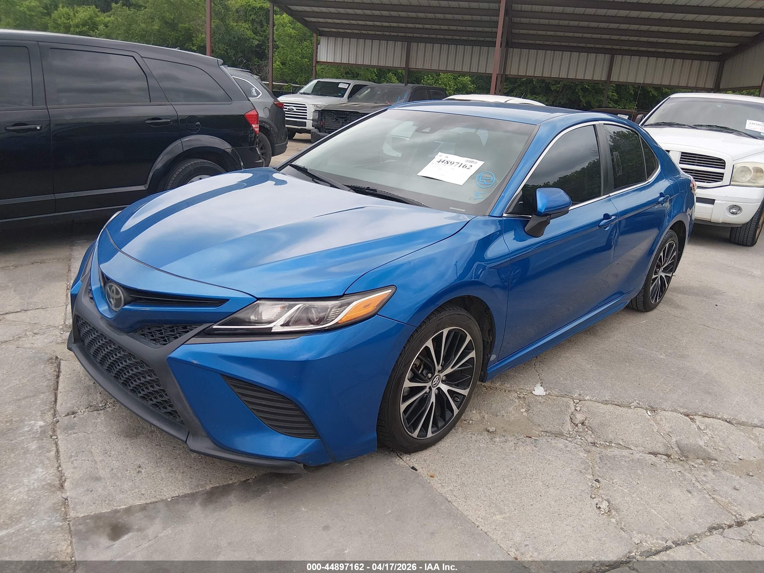 TOYOTA CAMRY image 2