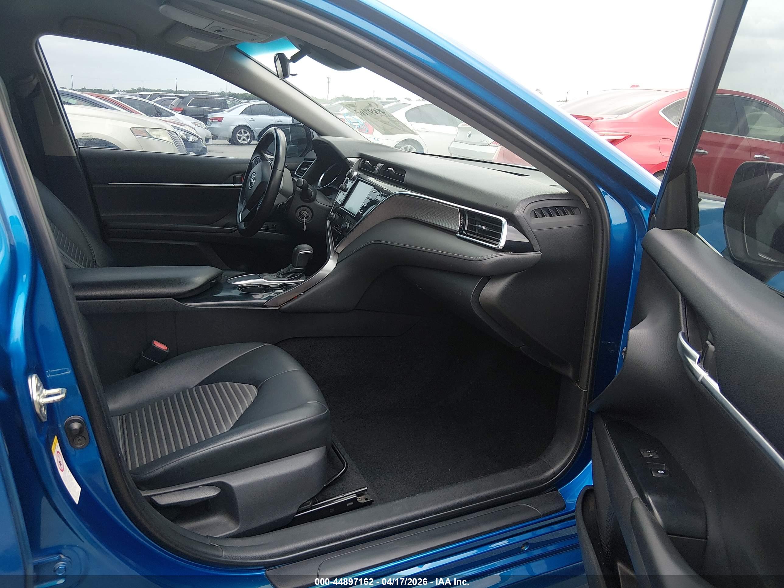 TOYOTA CAMRY image 5