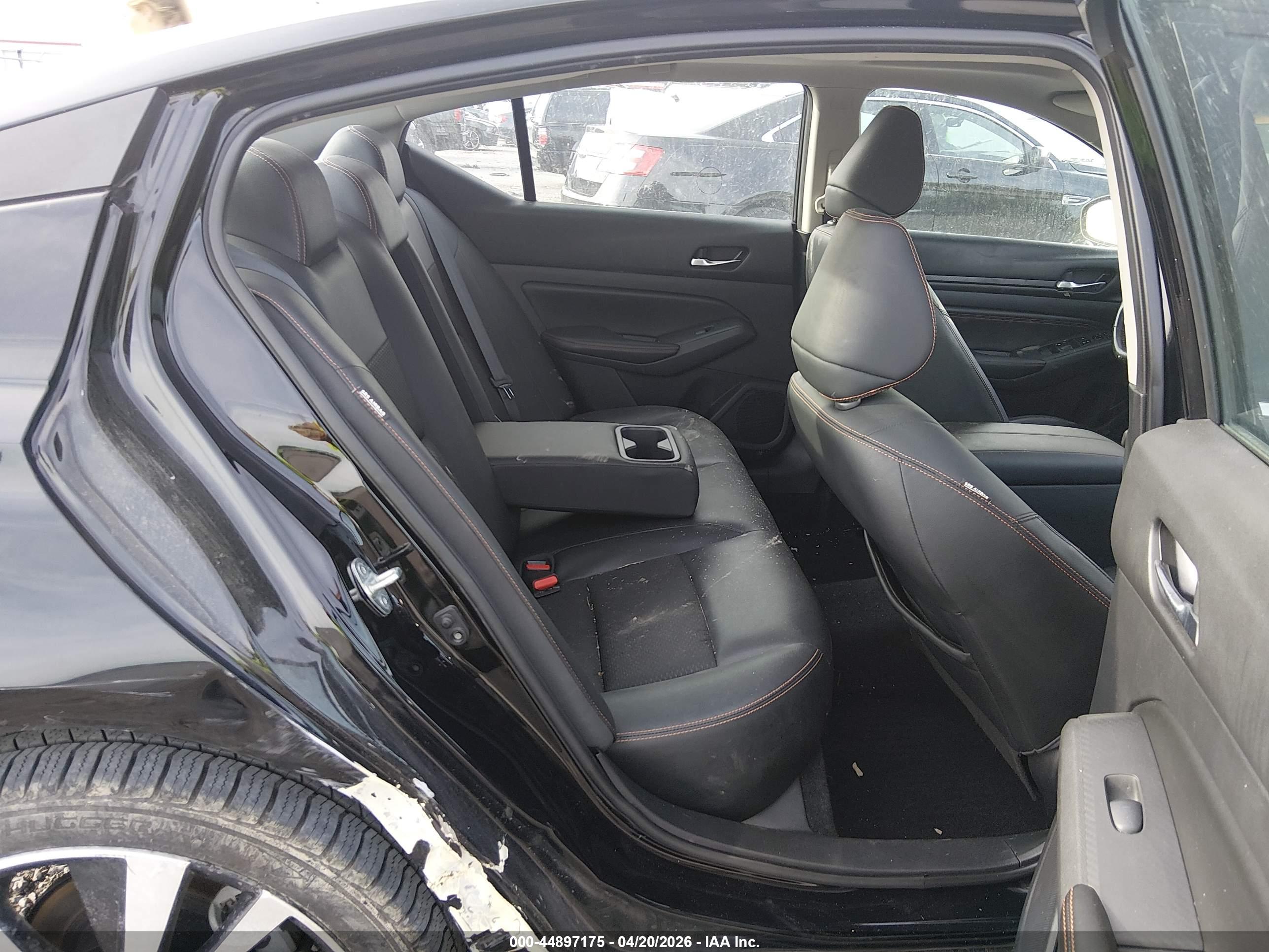 NISSAN ALTIMA image 8