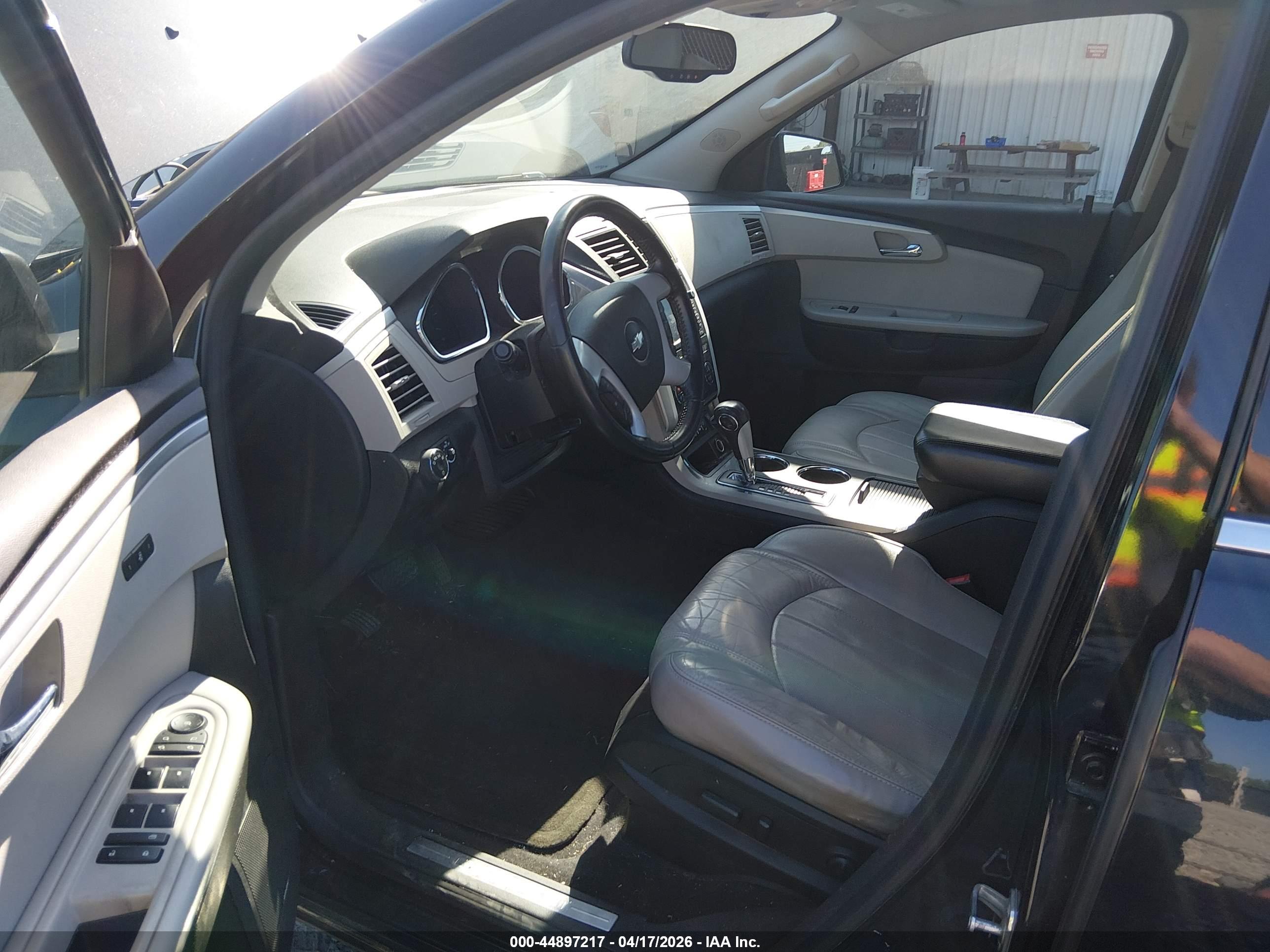 CHEVROLET TRAVERSE image 5