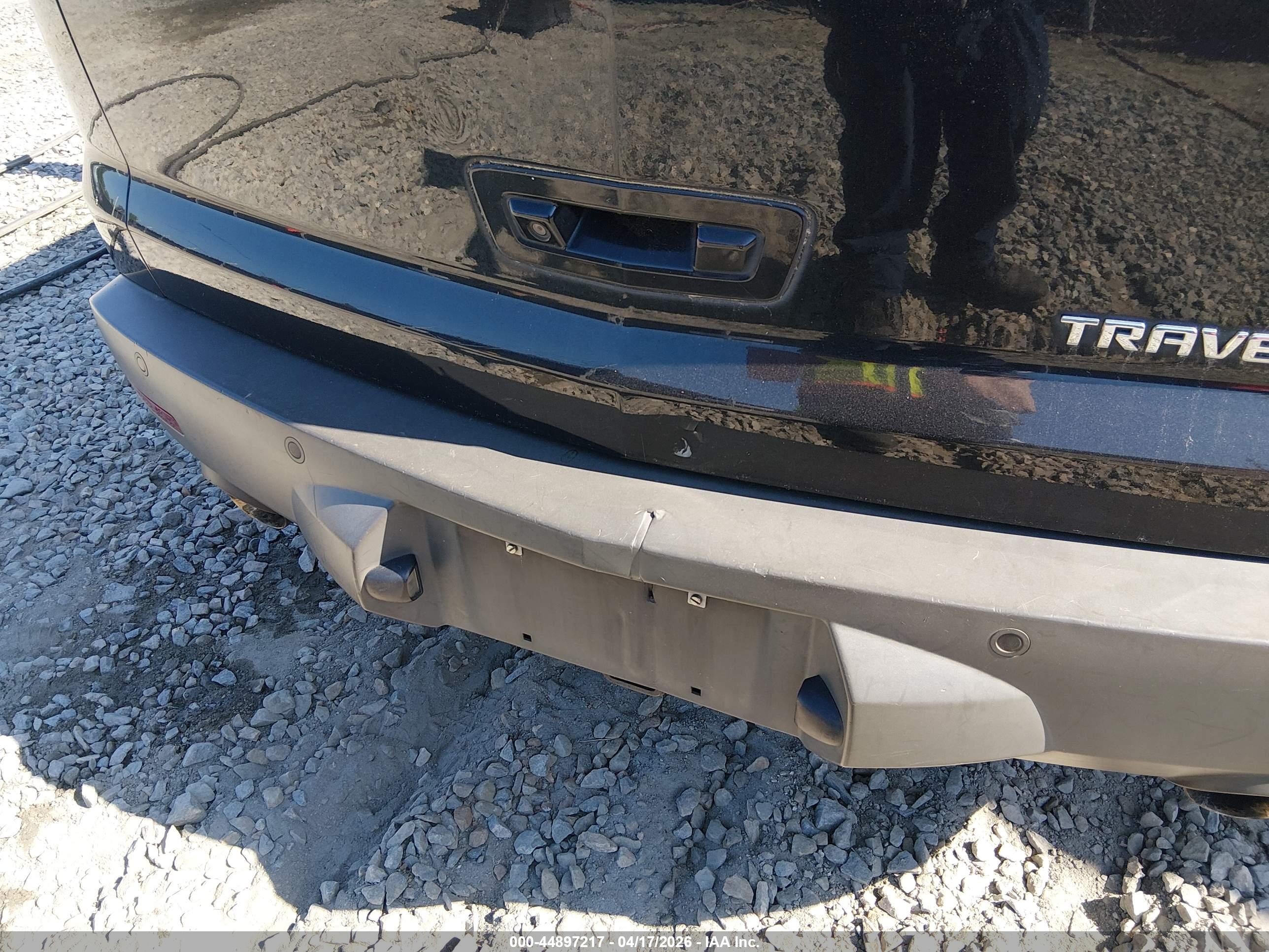 CHEVROLET TRAVERSE image 6