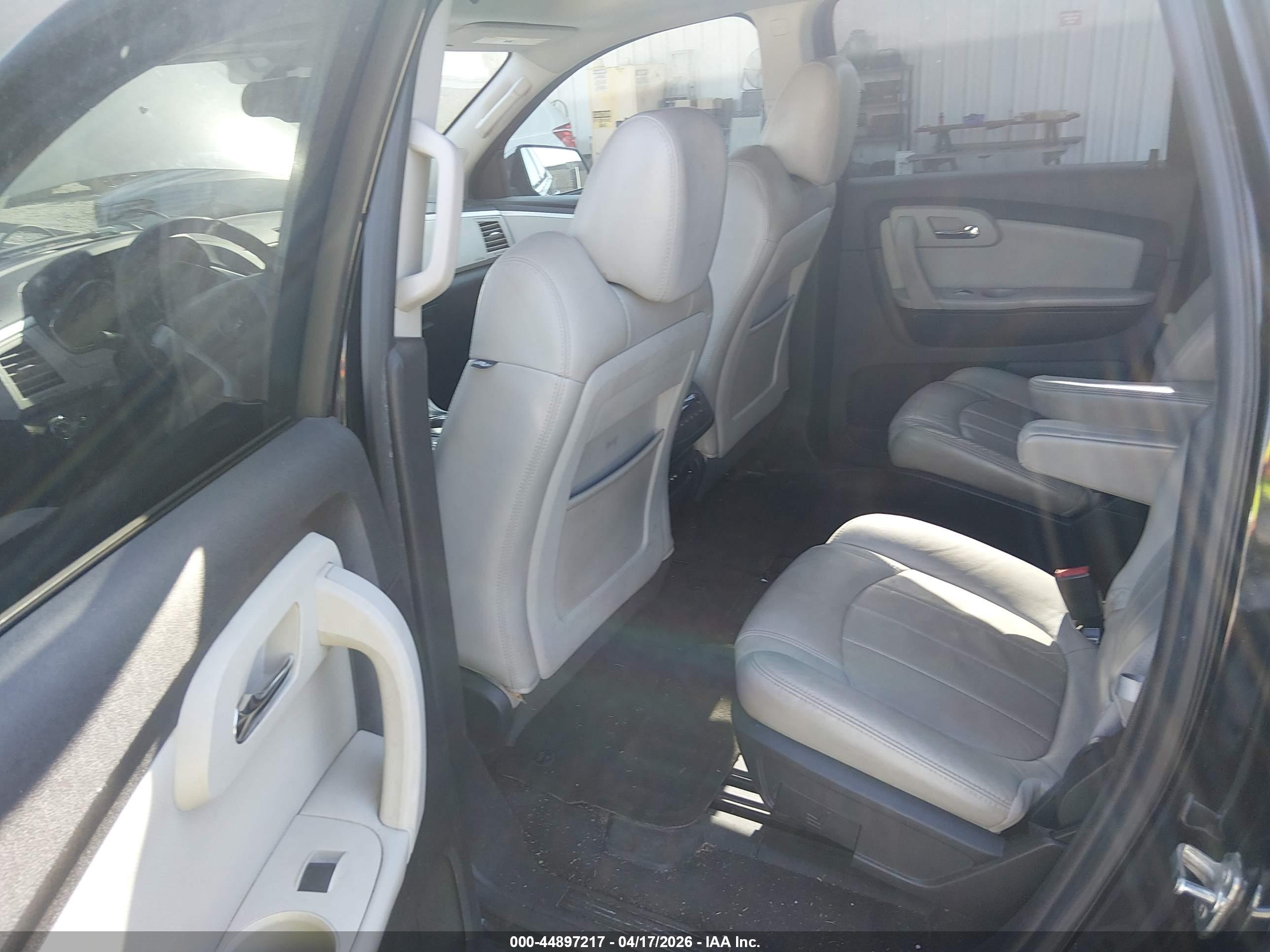 CHEVROLET TRAVERSE image 8