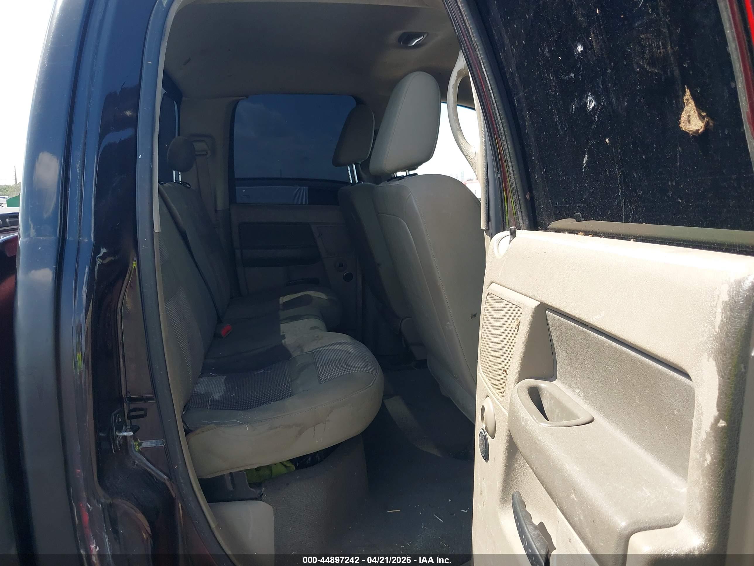 DODGE RAM image 8