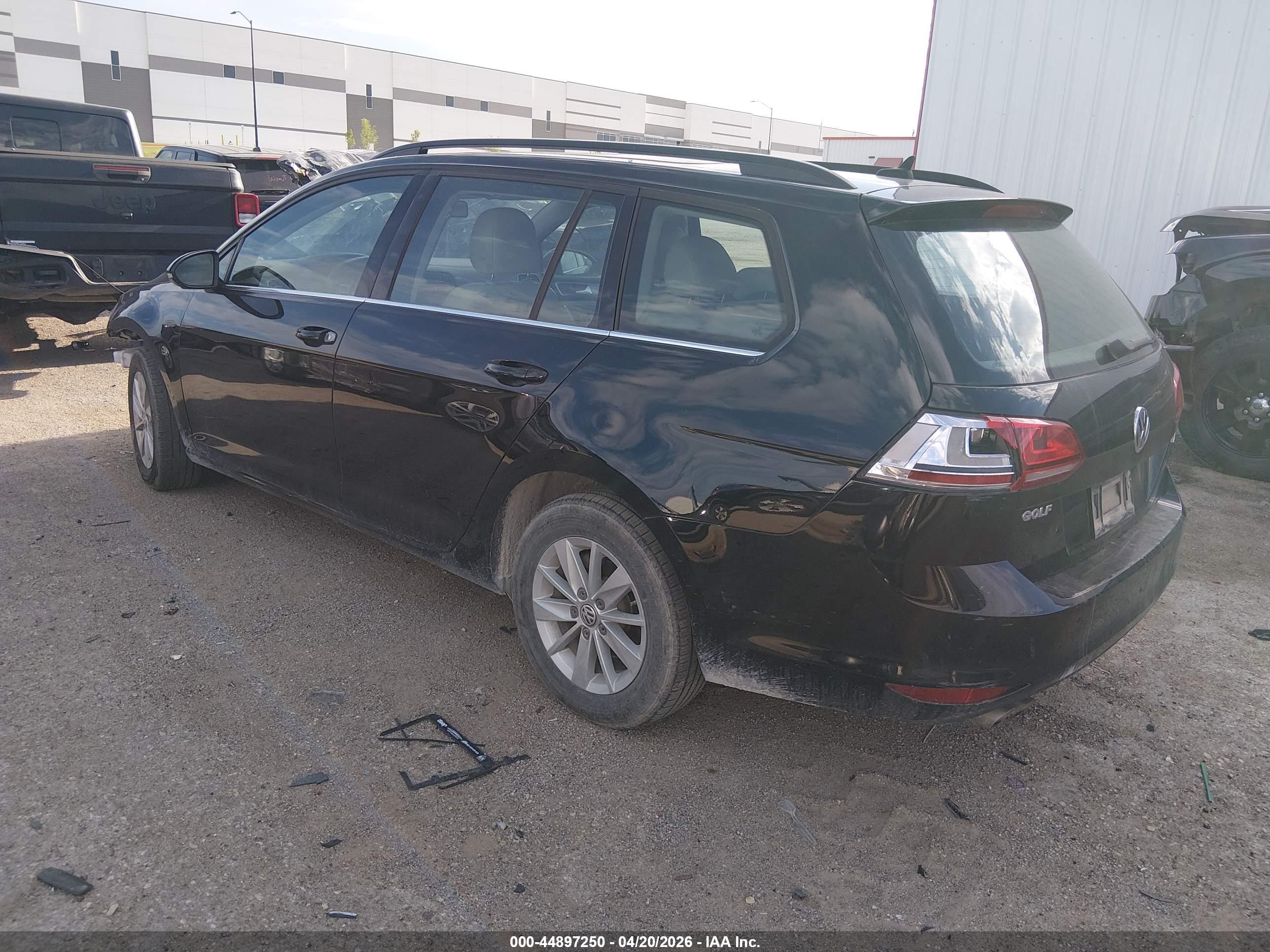 VOLKSWAGEN GOLF image 3