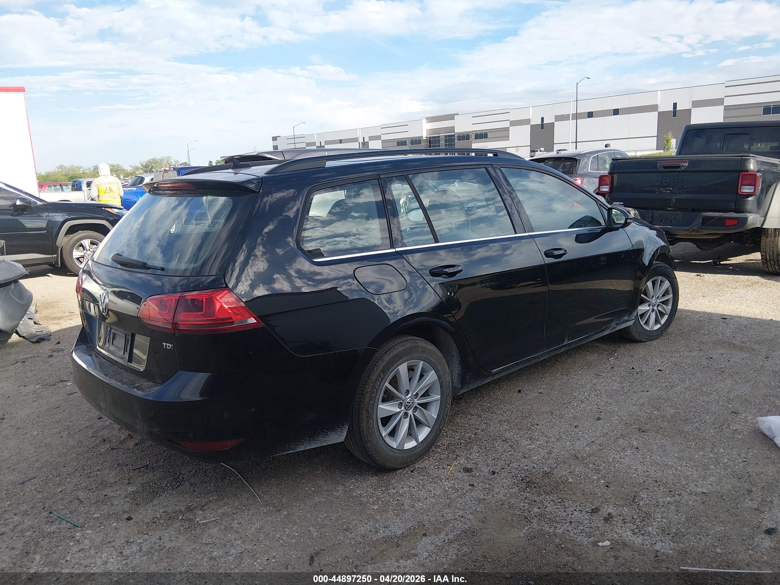 VOLKSWAGEN GOLF image 4
