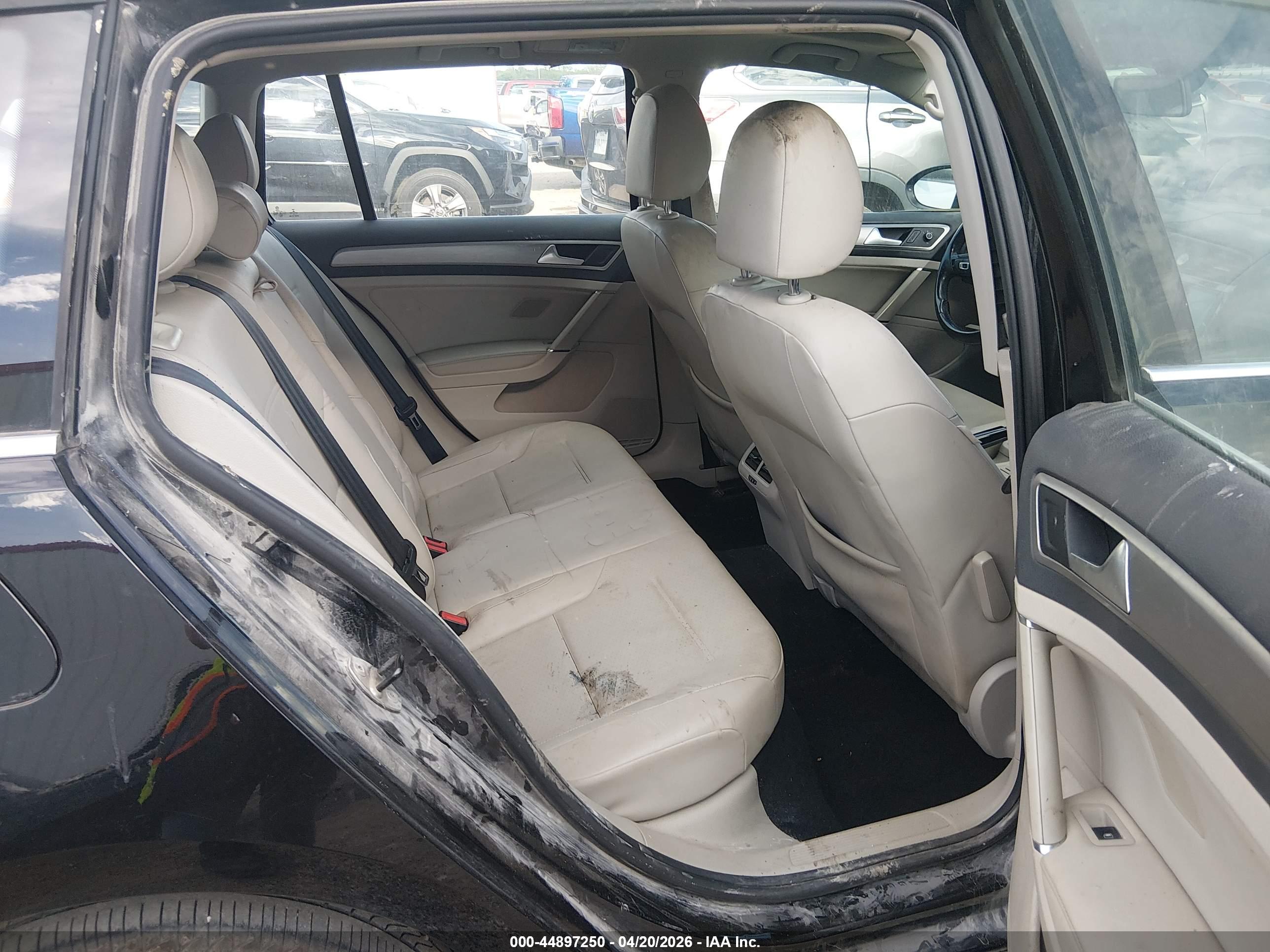 VOLKSWAGEN GOLF image 8