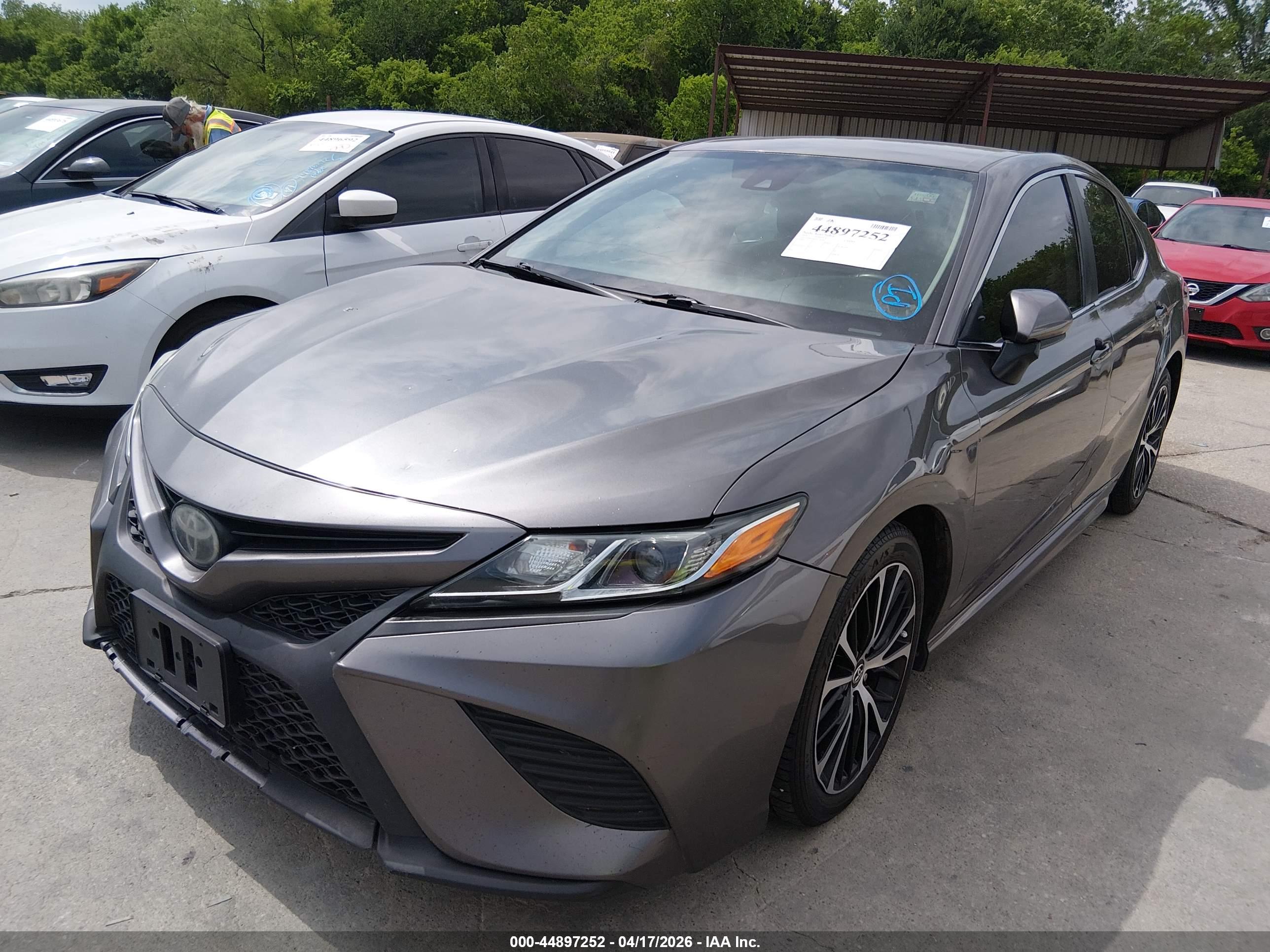 TOYOTA CAMRY image 2