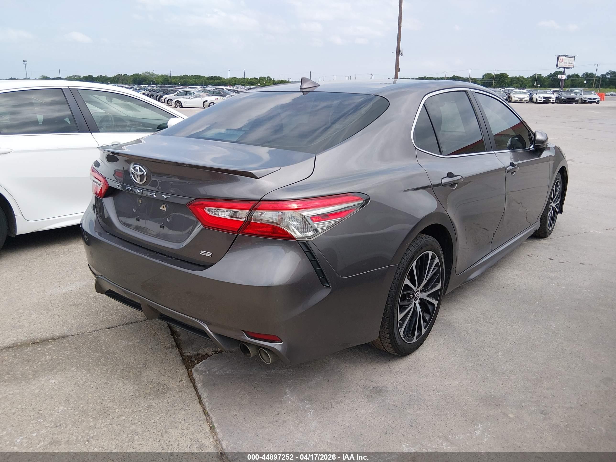 TOYOTA CAMRY image 4