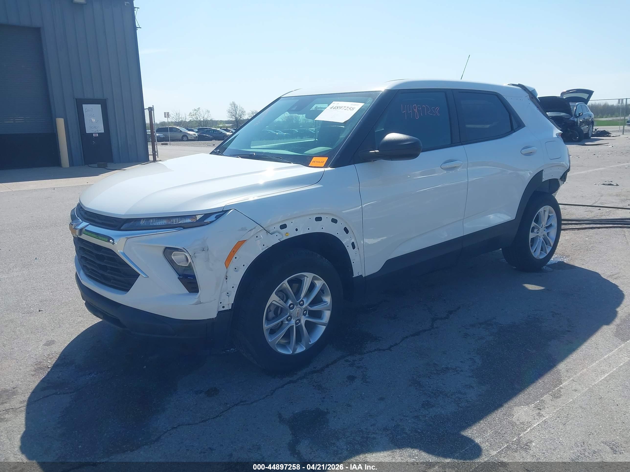 CHEVROLET TRAILBLAZER image 2
