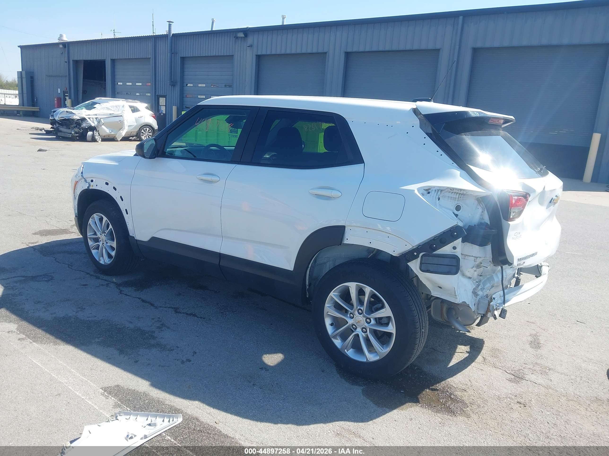 CHEVROLET TRAILBLAZER image 3