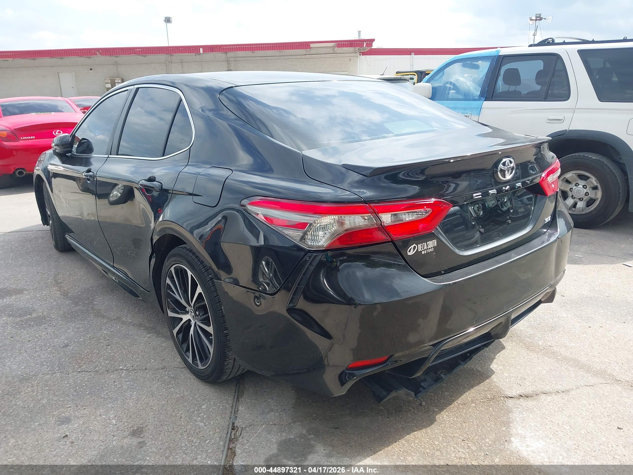 TOYOTA CAMRY image 3