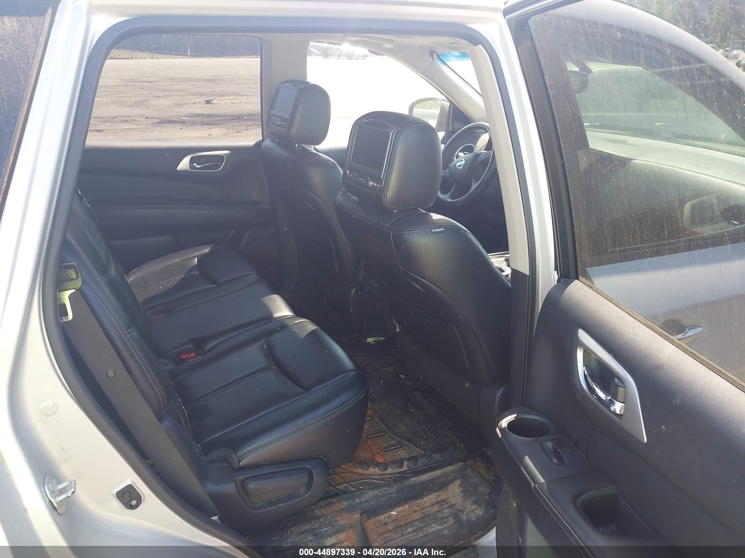 NISSAN PATHFINDER image 8
