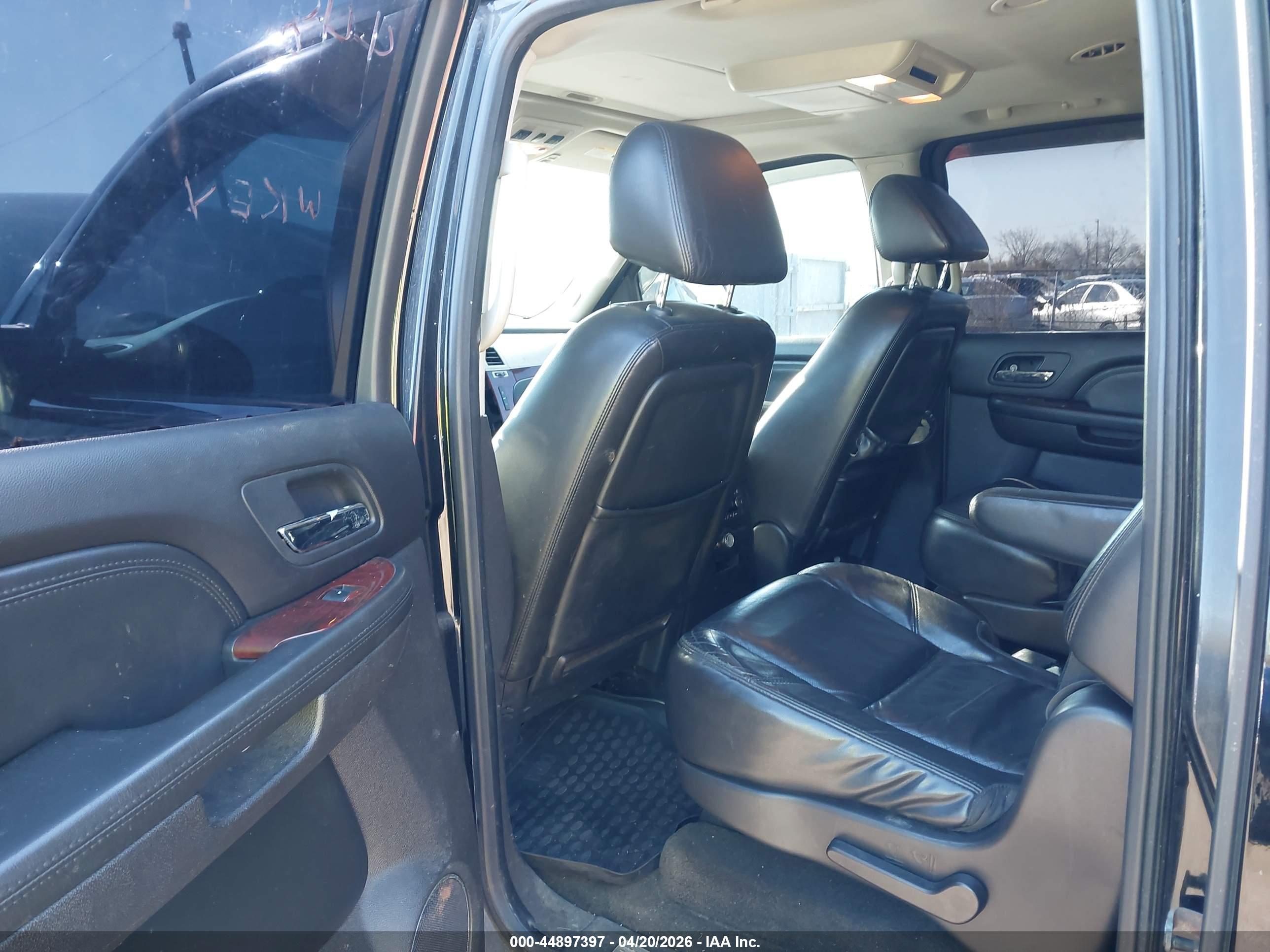 CADILLAC ESCALADE image 8