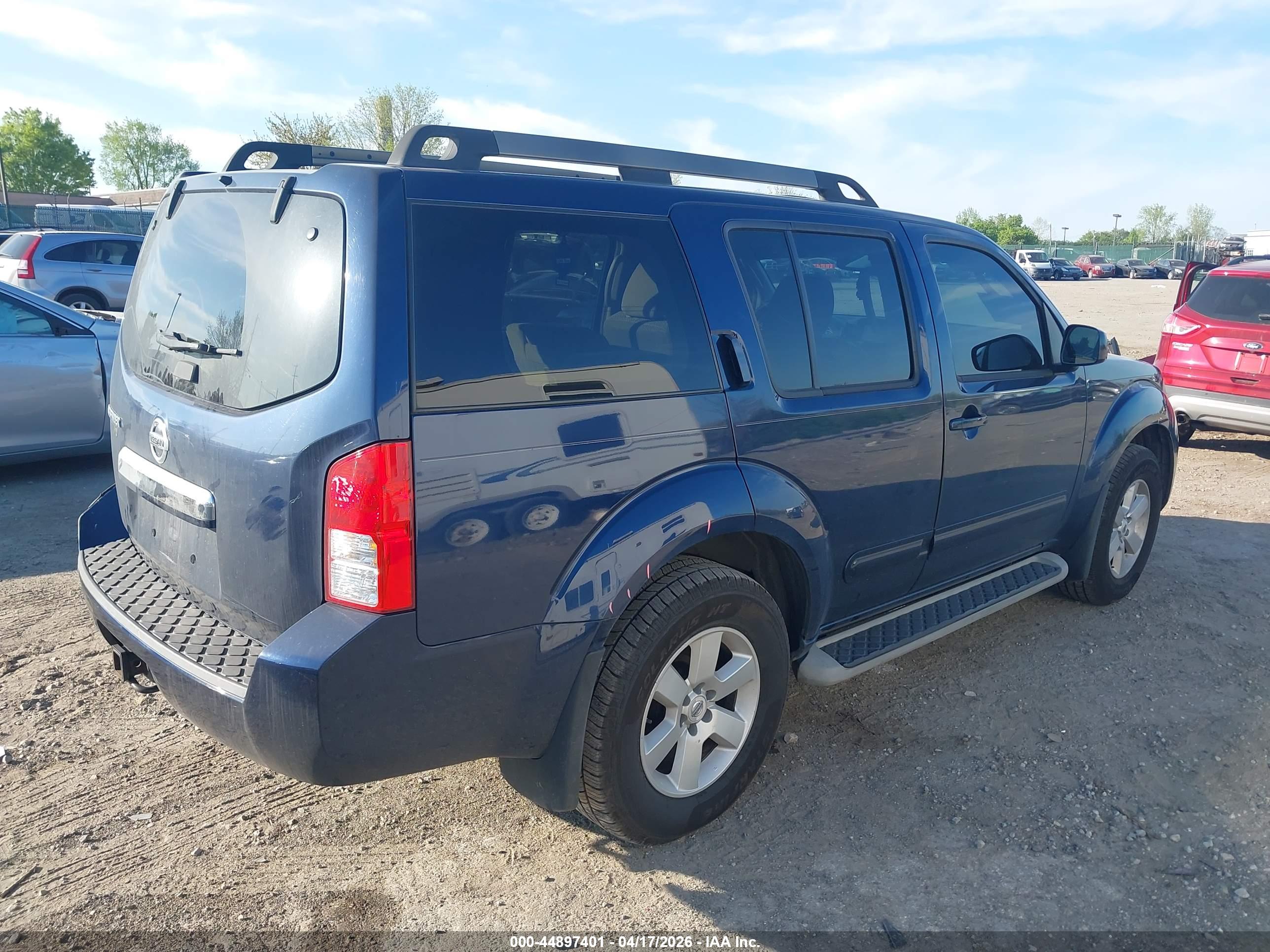 NISSAN PATHFINDER image 4