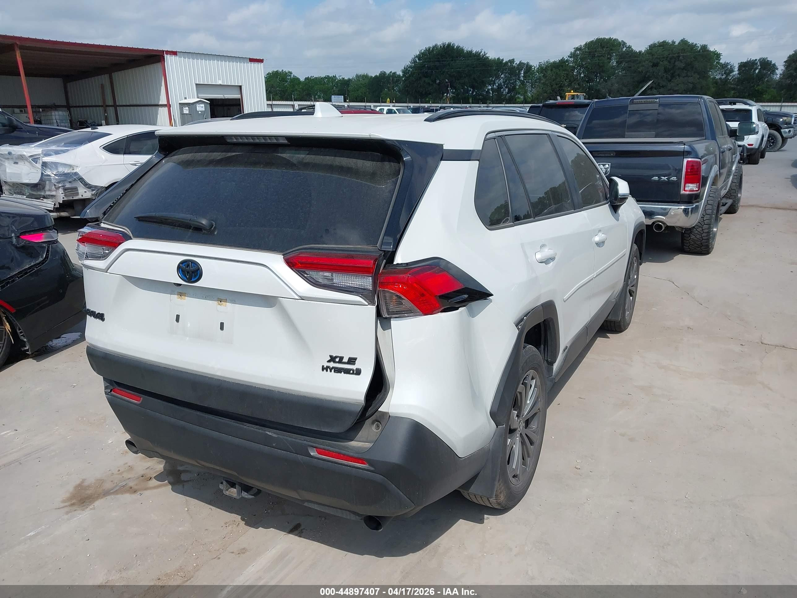 TOYOTA RAV4 image 4
