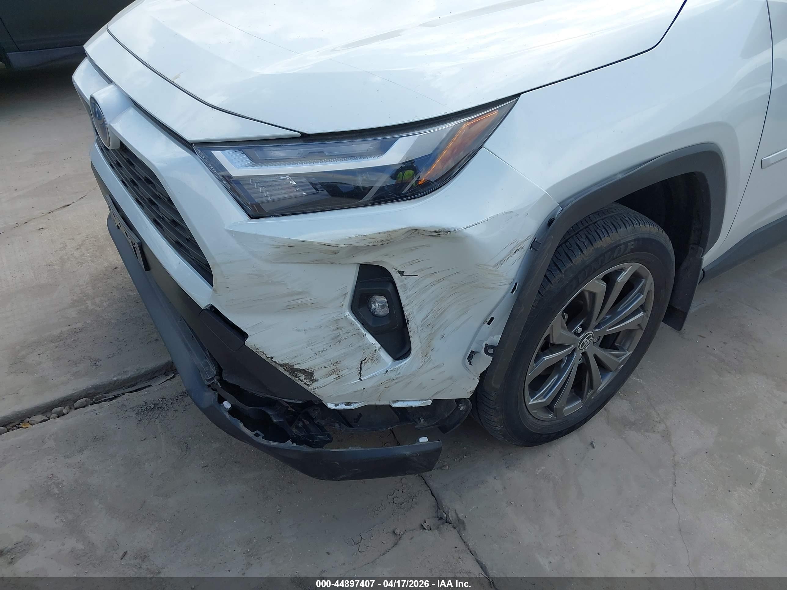 TOYOTA RAV4 image 6