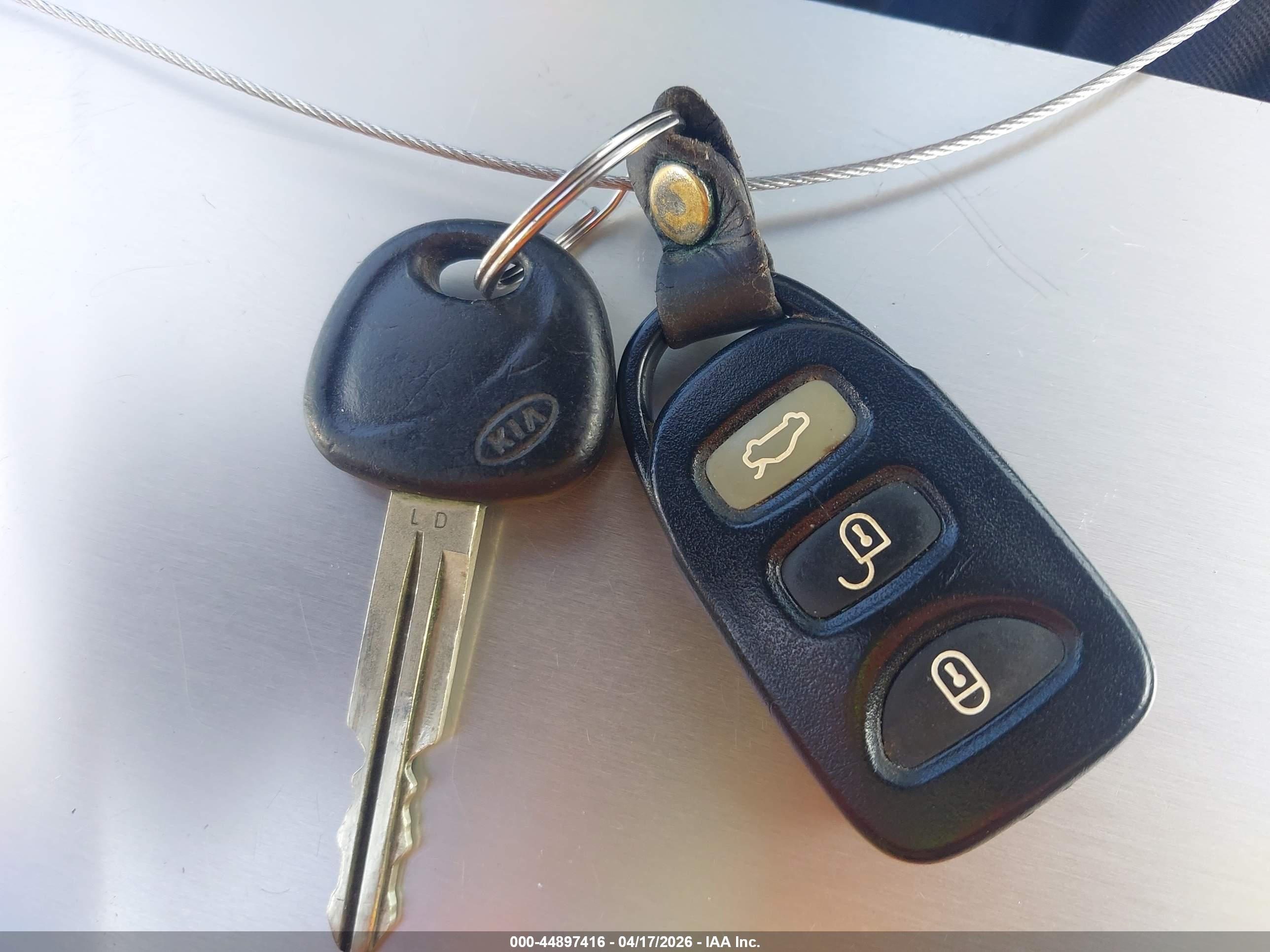 KIA SPECTRA image 11