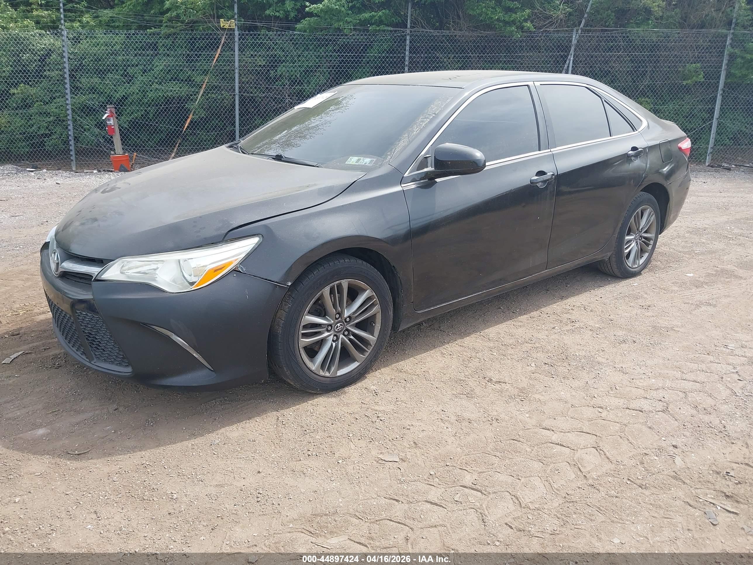 TOYOTA CAMRY image 2