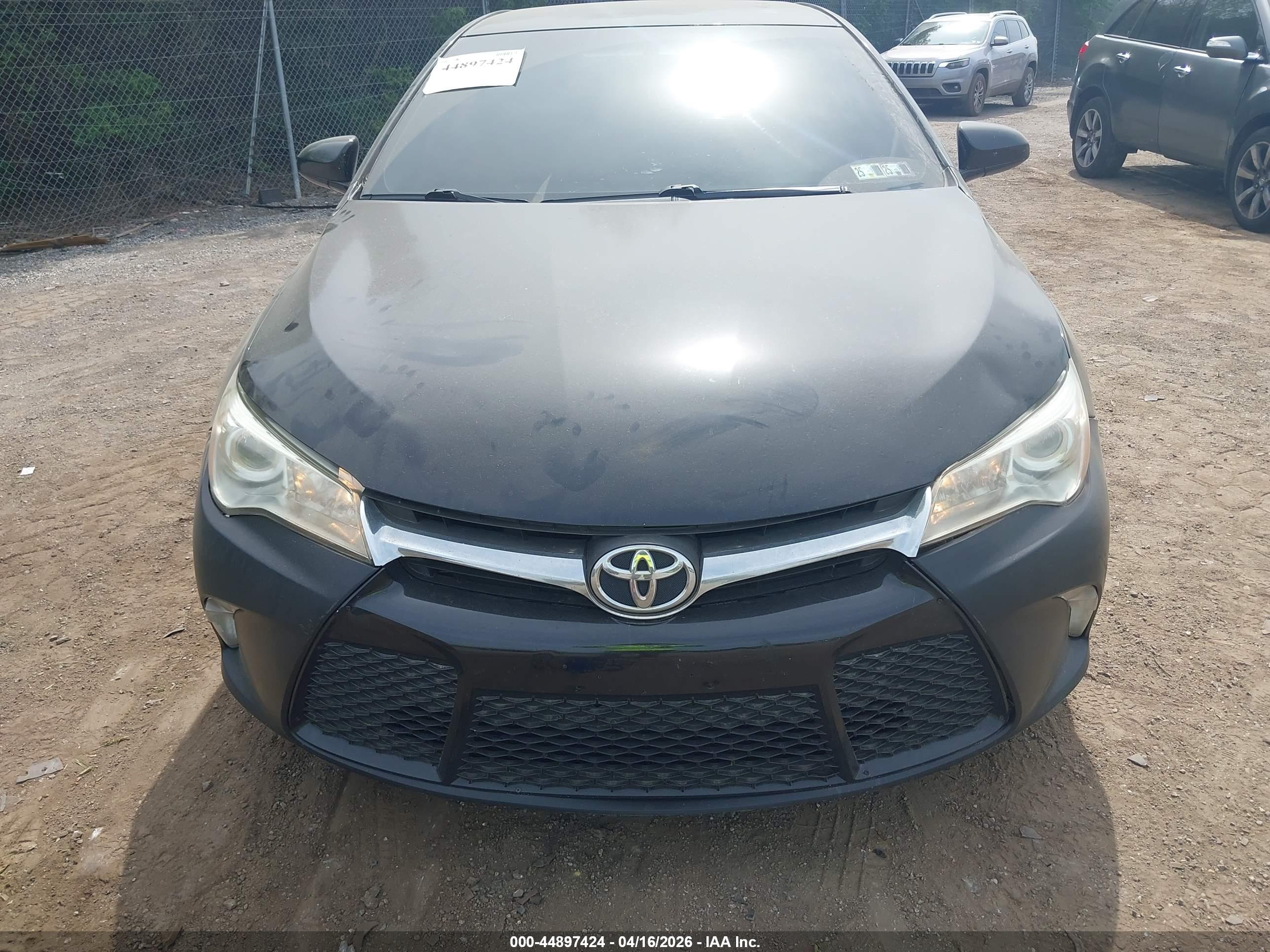 TOYOTA CAMRY image 6