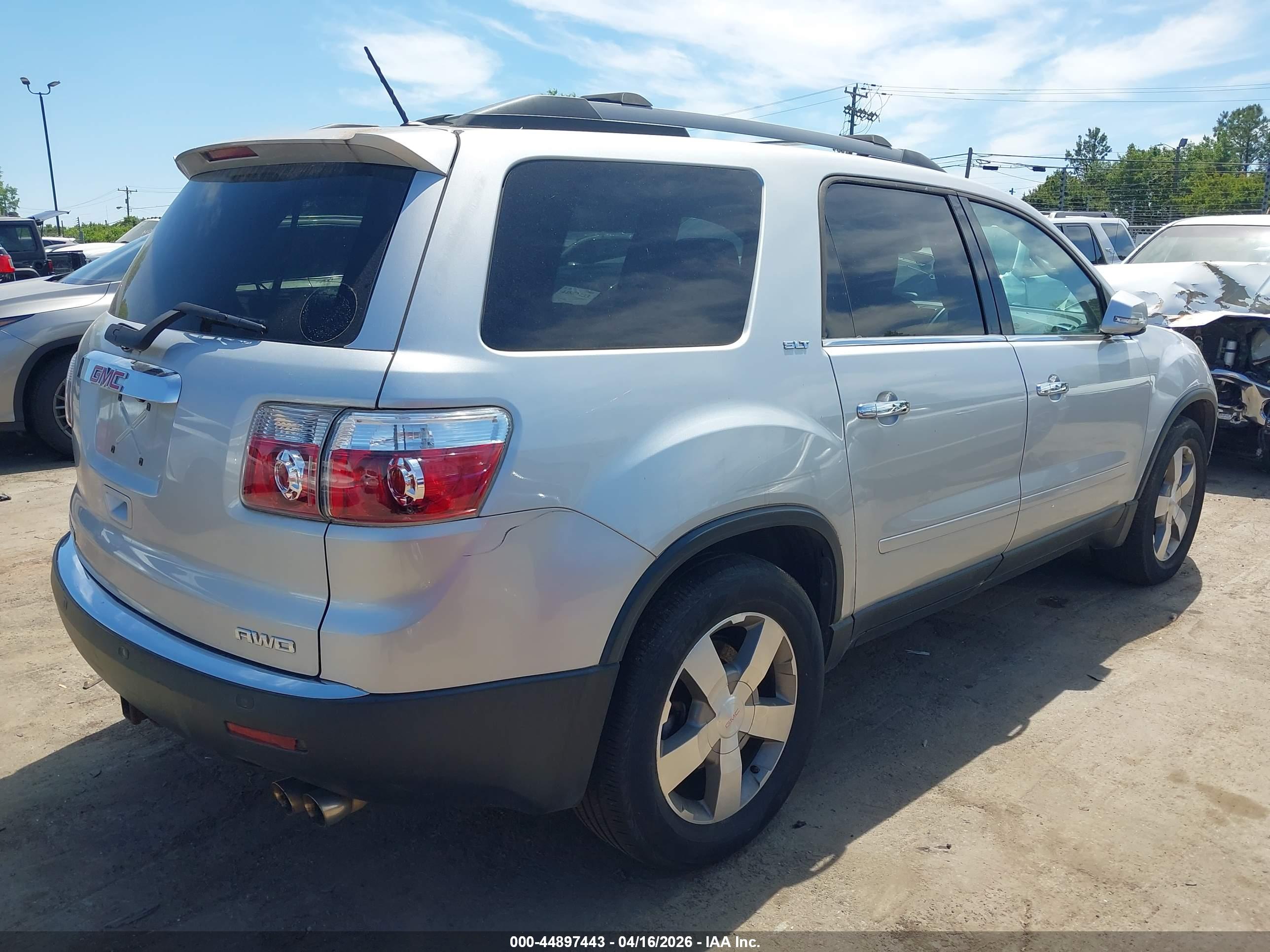 GMC ACADIA image 4