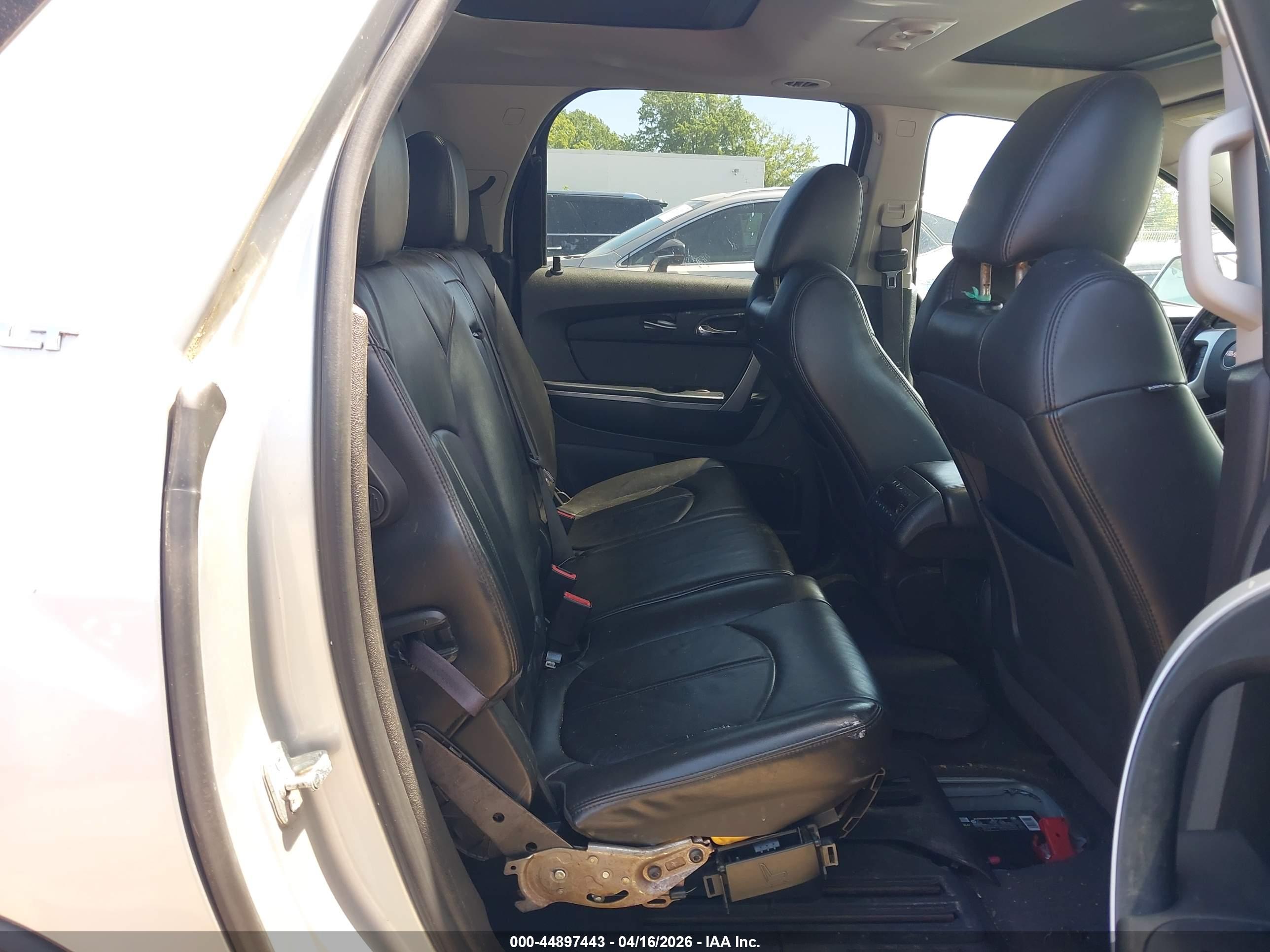 GMC ACADIA image 8