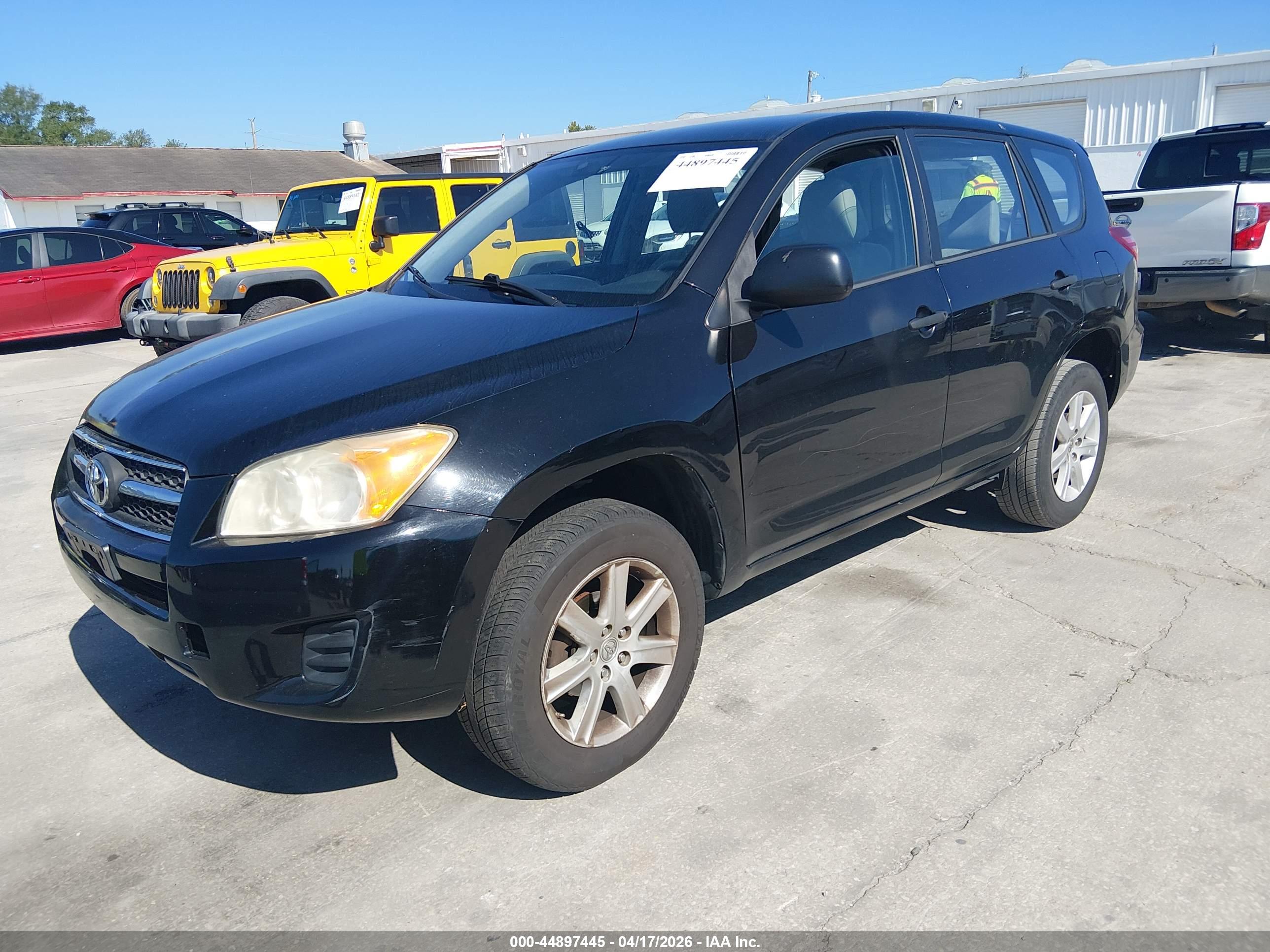 TOYOTA RAV4 image 2