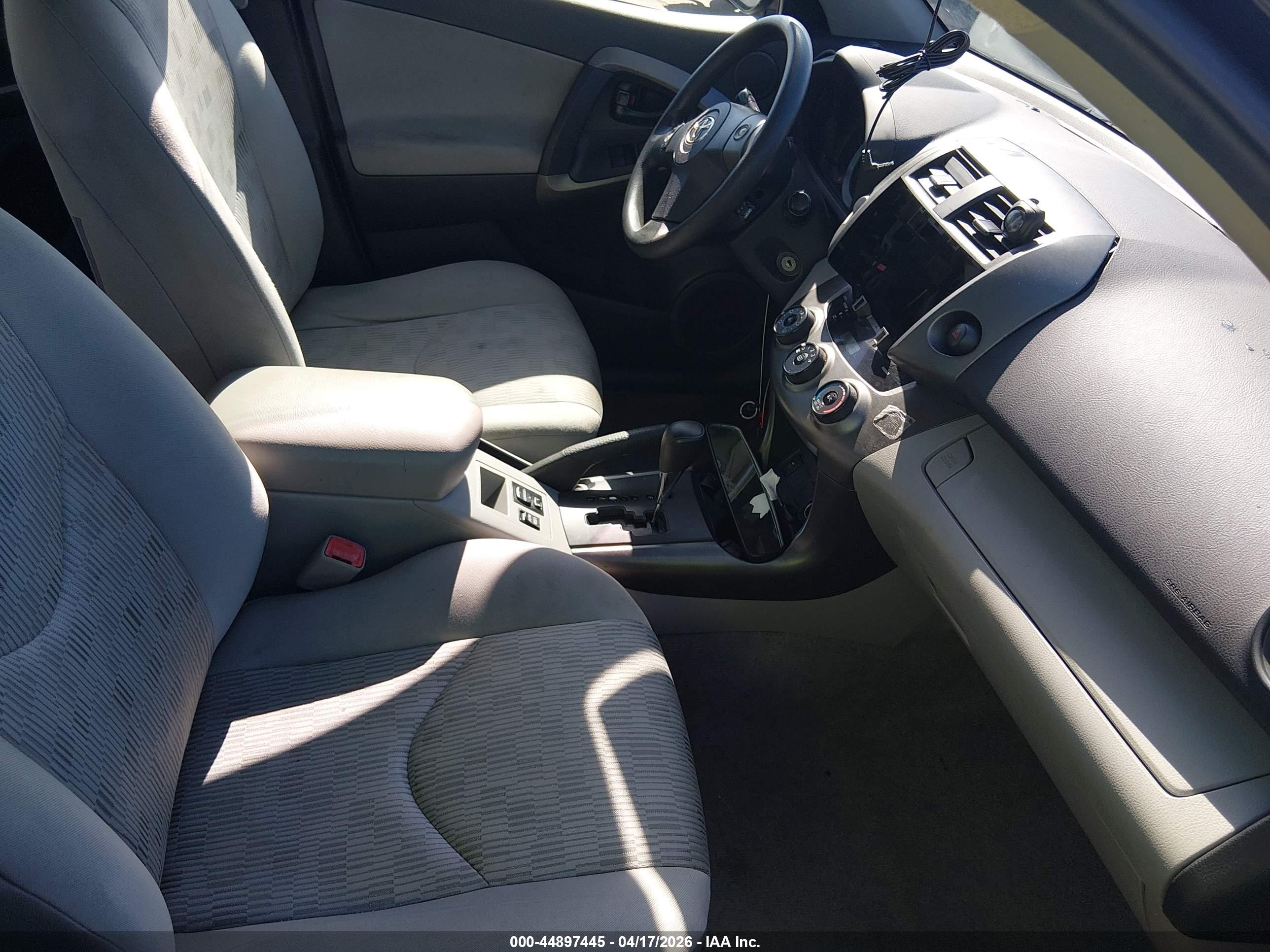 TOYOTA RAV4 image 5