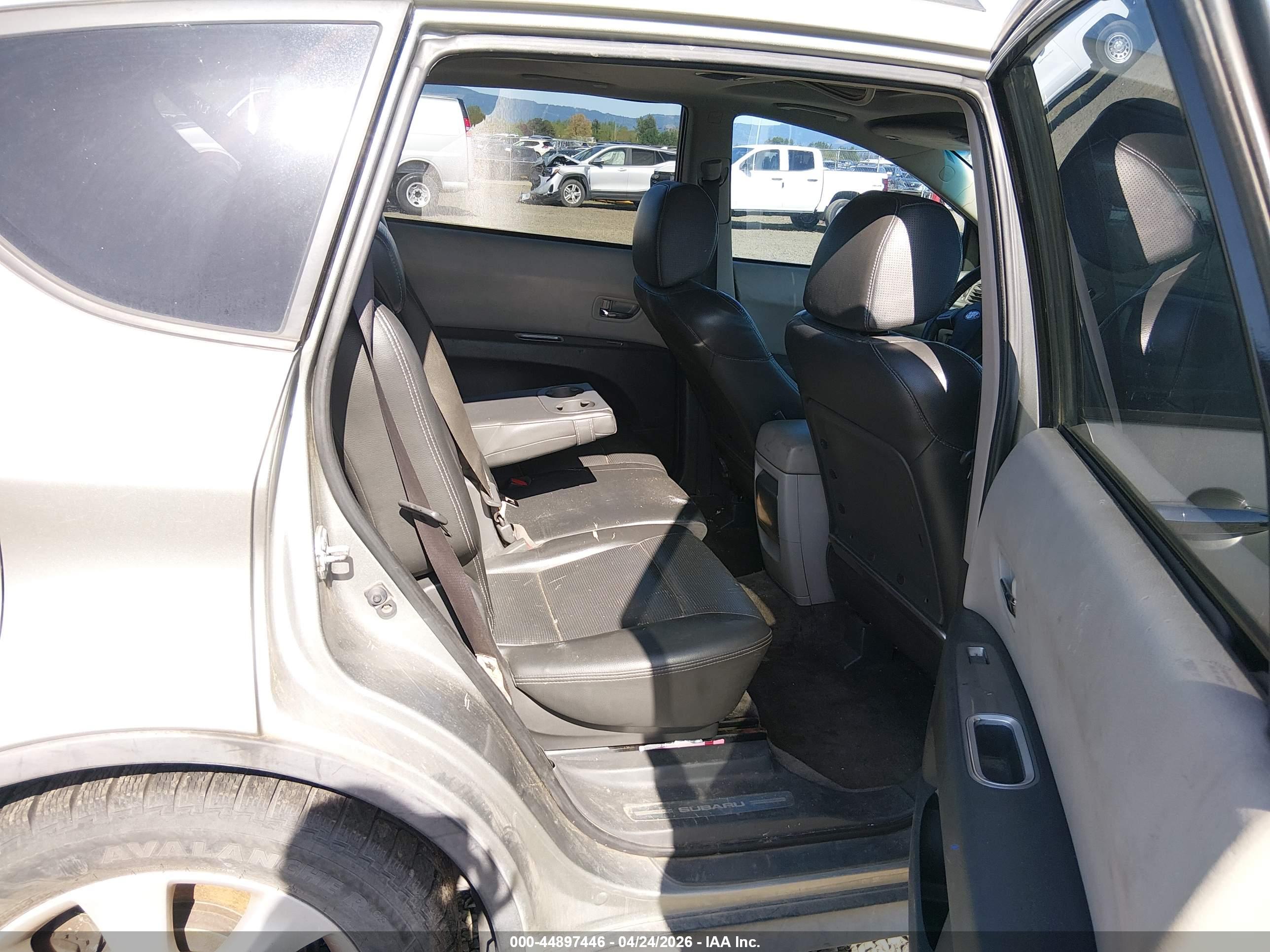 SUBARU B9 image 8