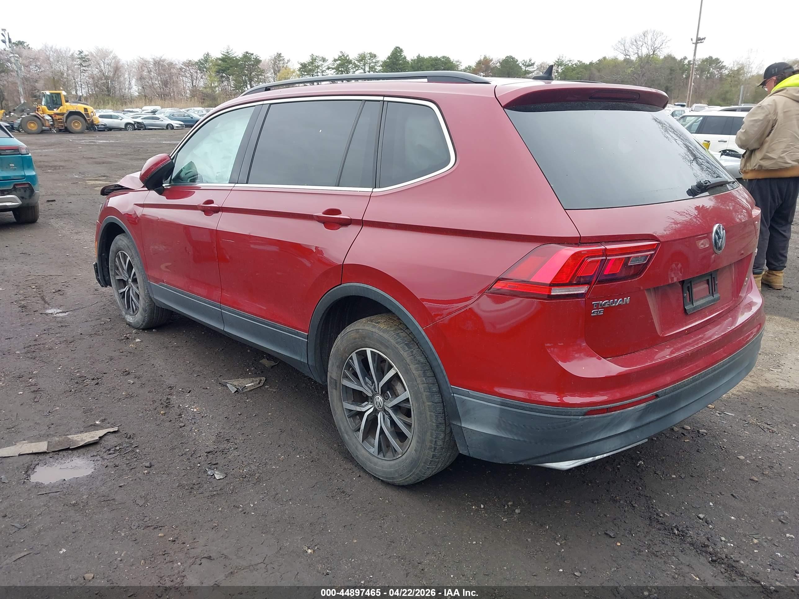 VOLKSWAGEN TIGUAN image 3