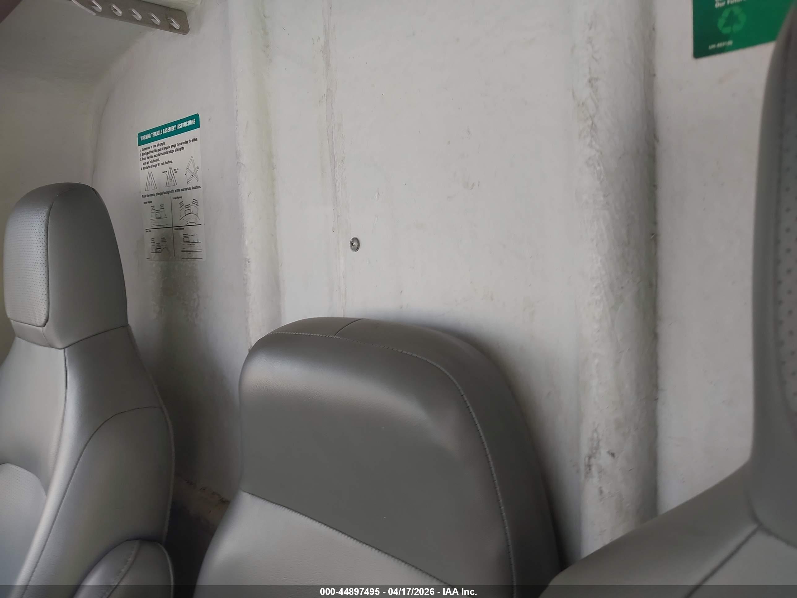 FORD E-450 image 7