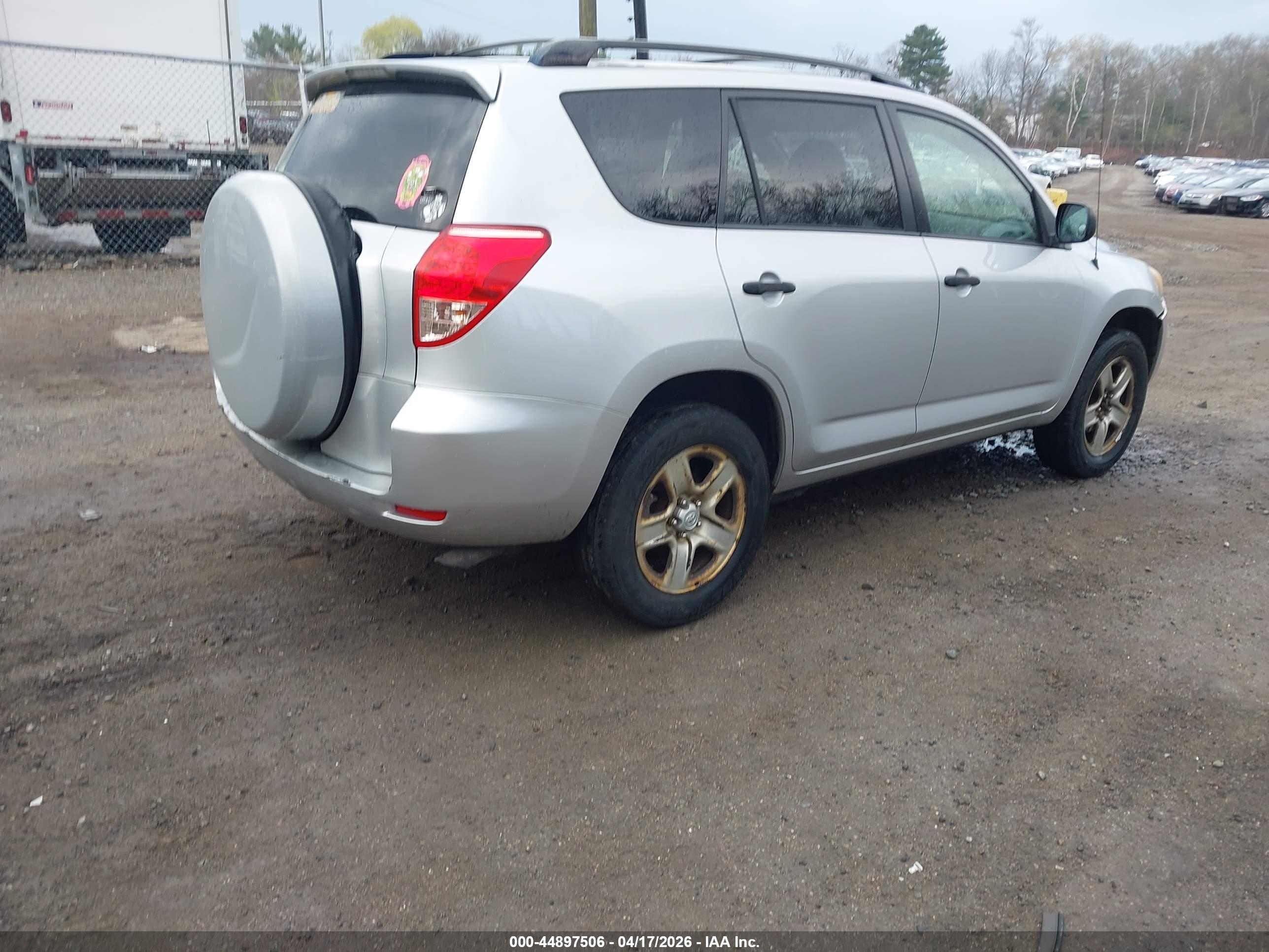 TOYOTA RAV4 image 4