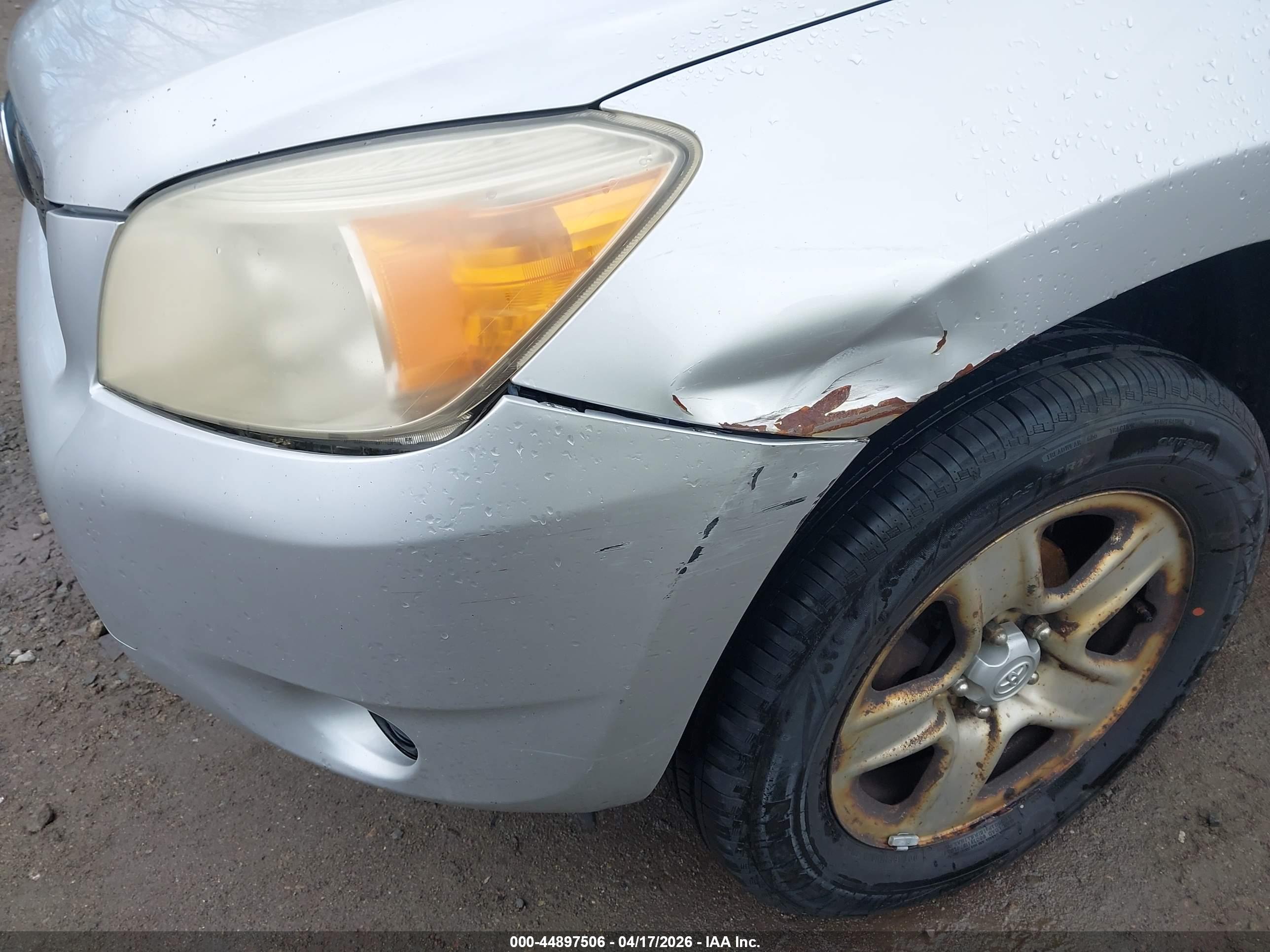 TOYOTA RAV4 image 6