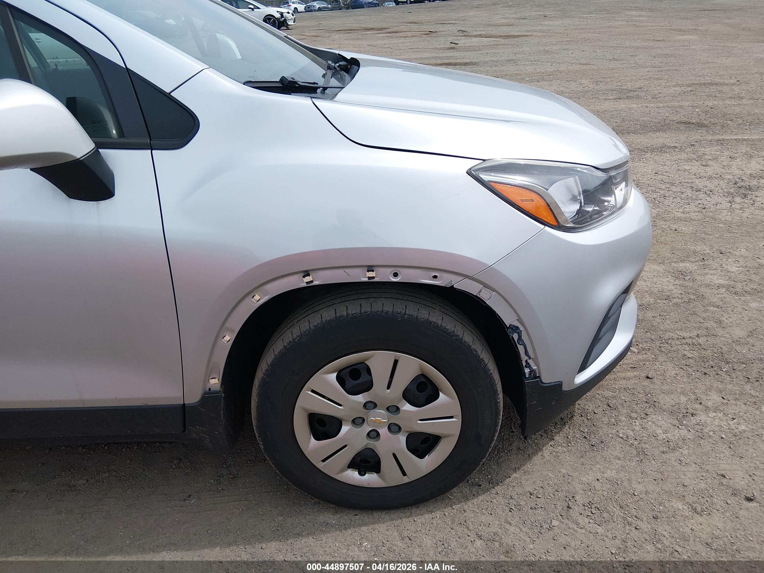 CHEVROLET TRAX image 6