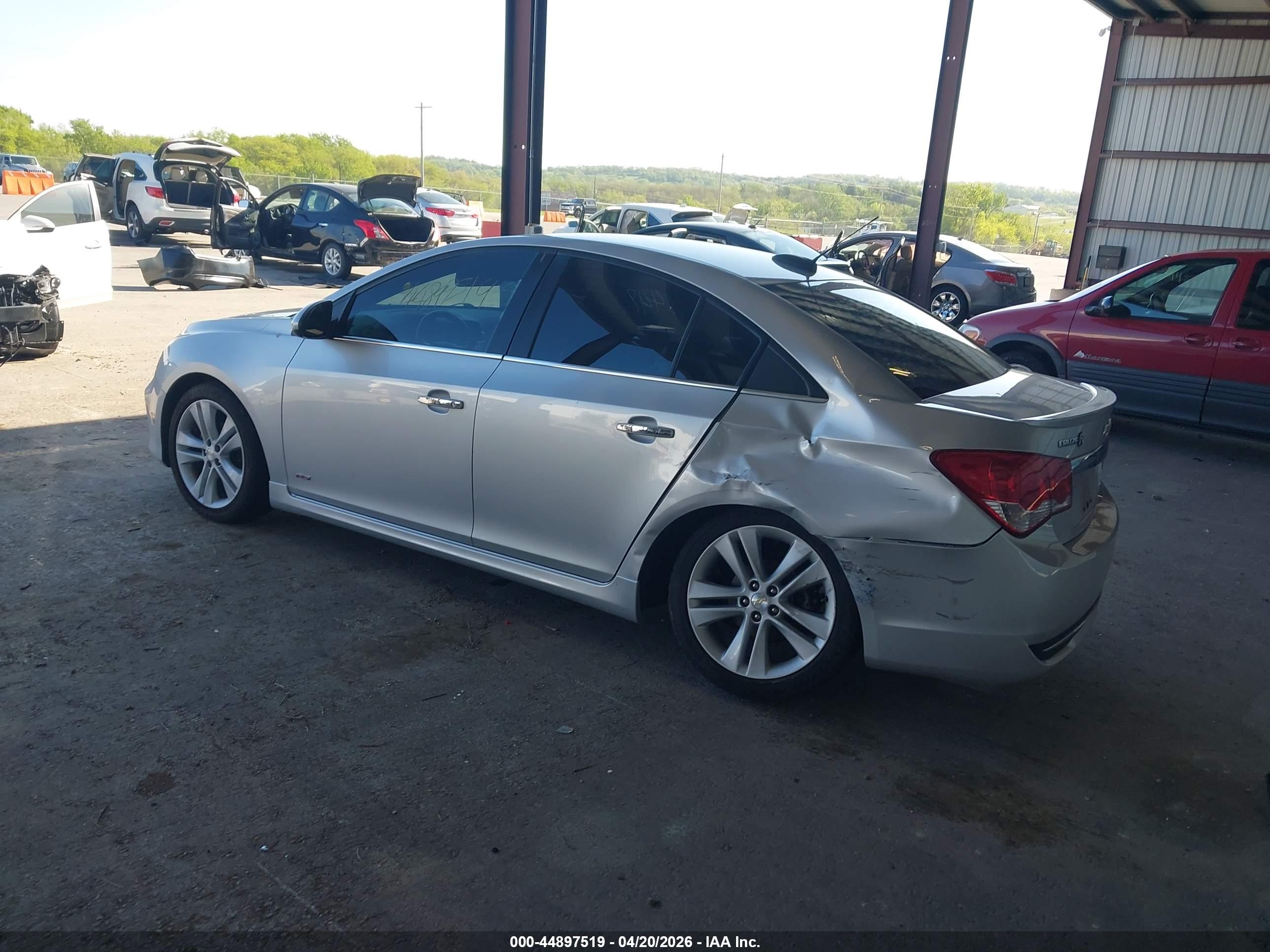 CHEVROLET CRUZE image 3