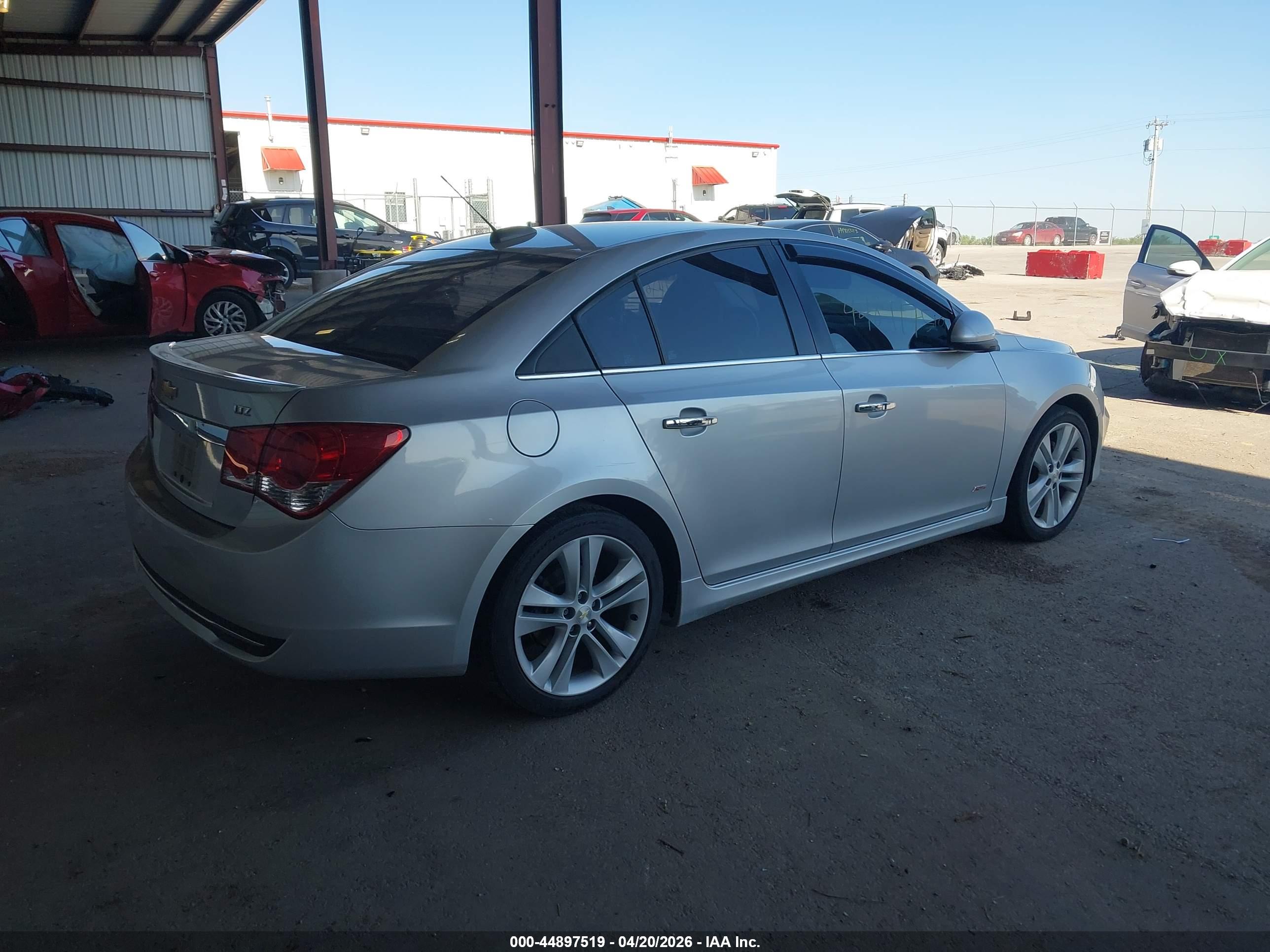 CHEVROLET CRUZE image 4