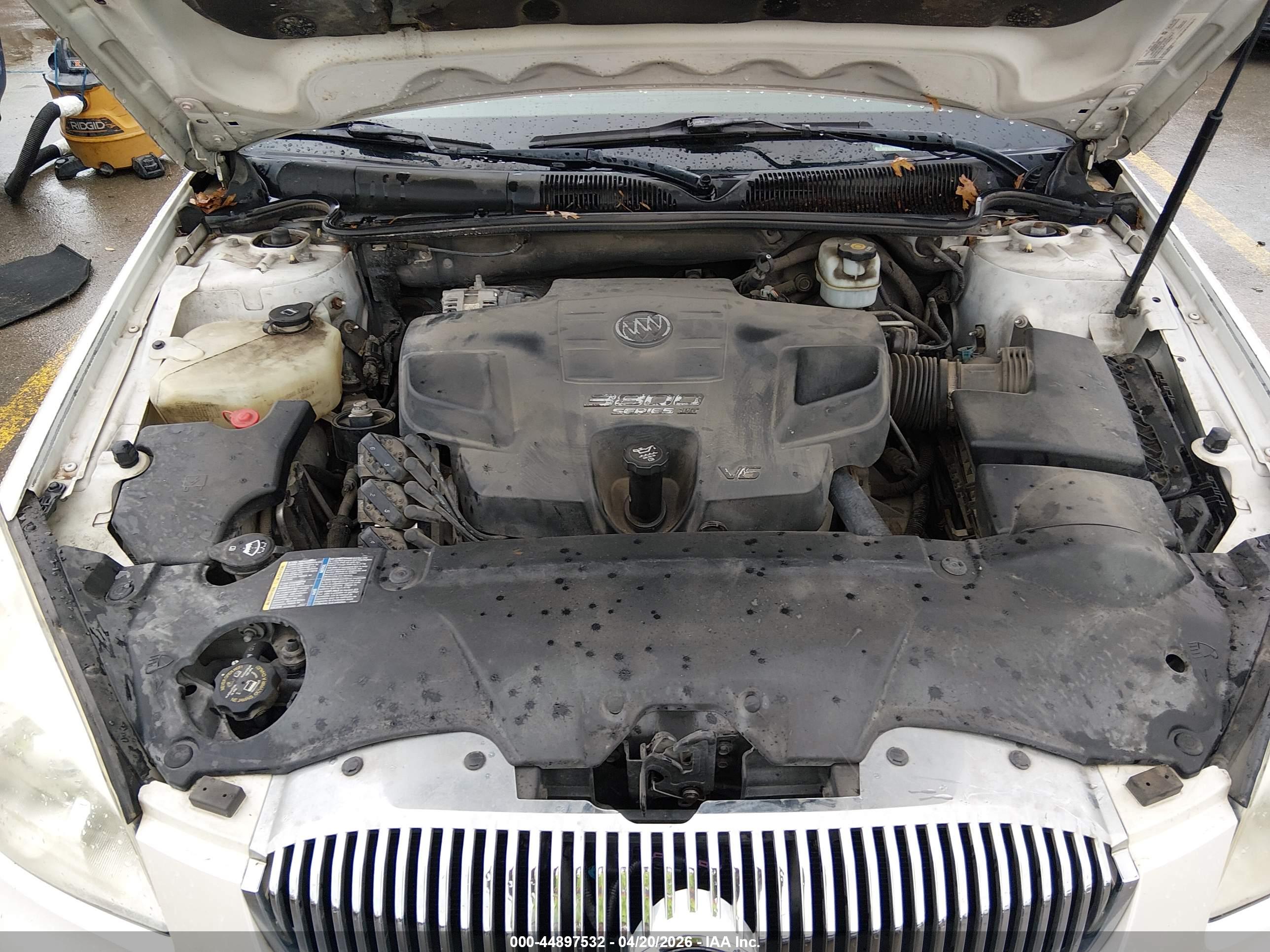 BUICK LUCERNE image 10