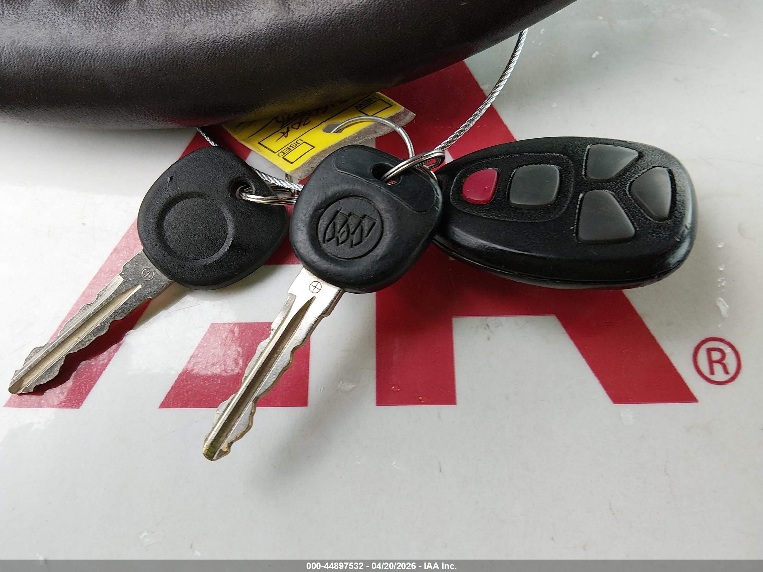 BUICK LUCERNE image 11