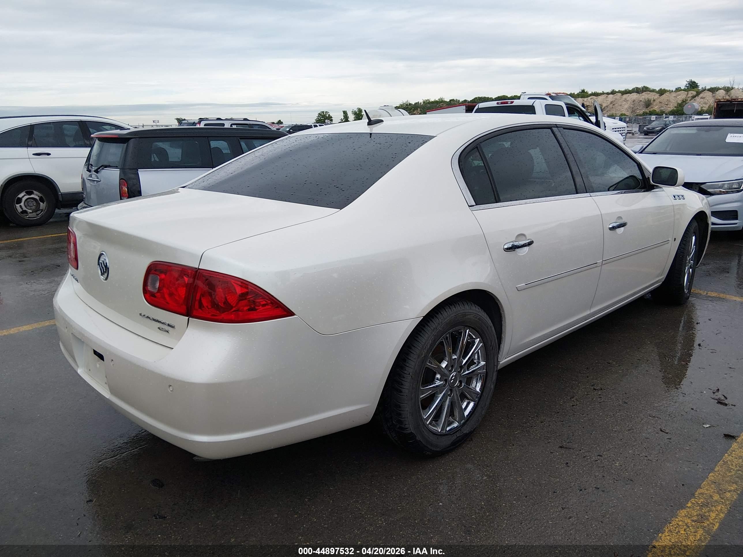 BUICK LUCERNE image 4