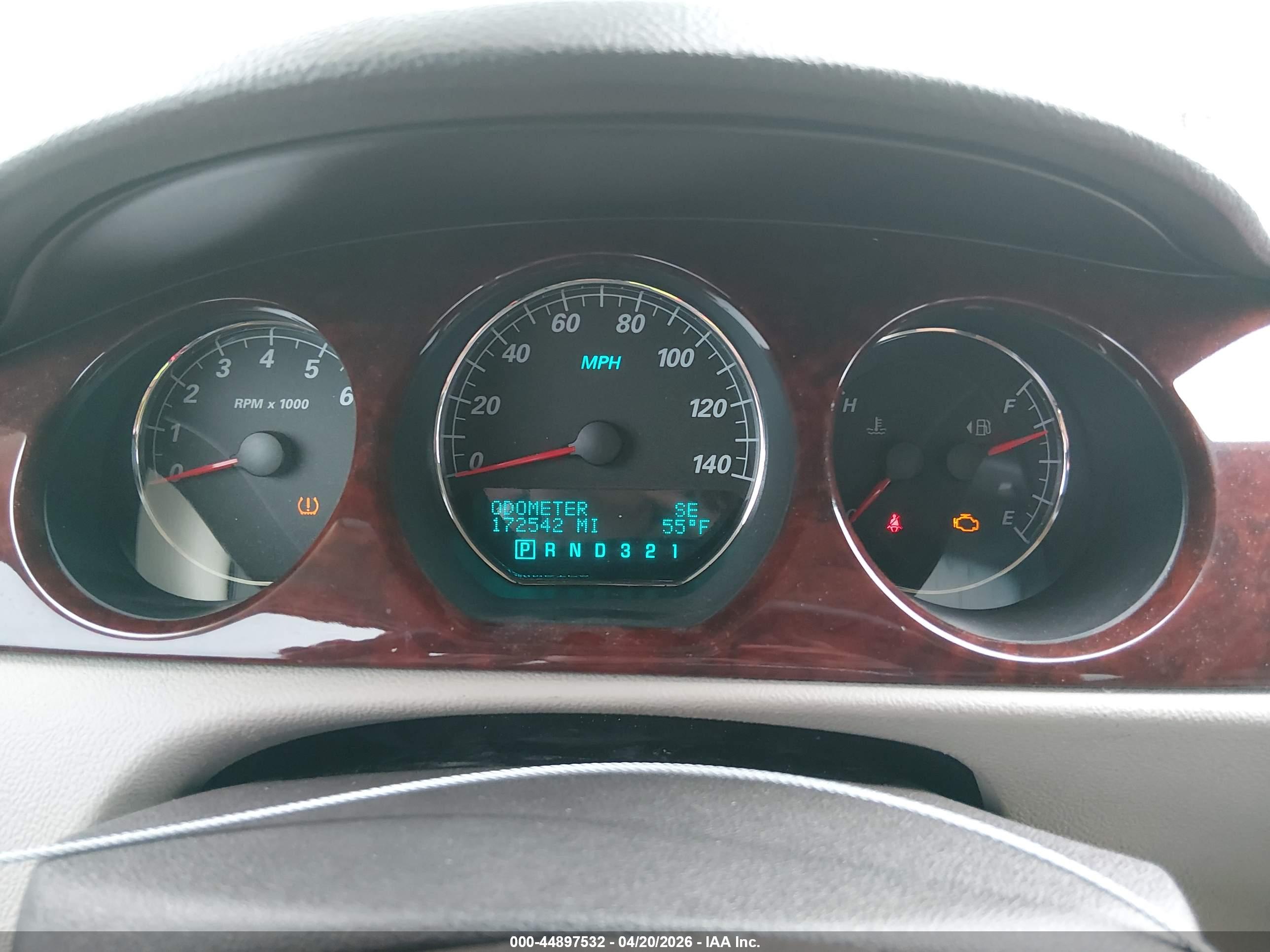 BUICK LUCERNE image 7
