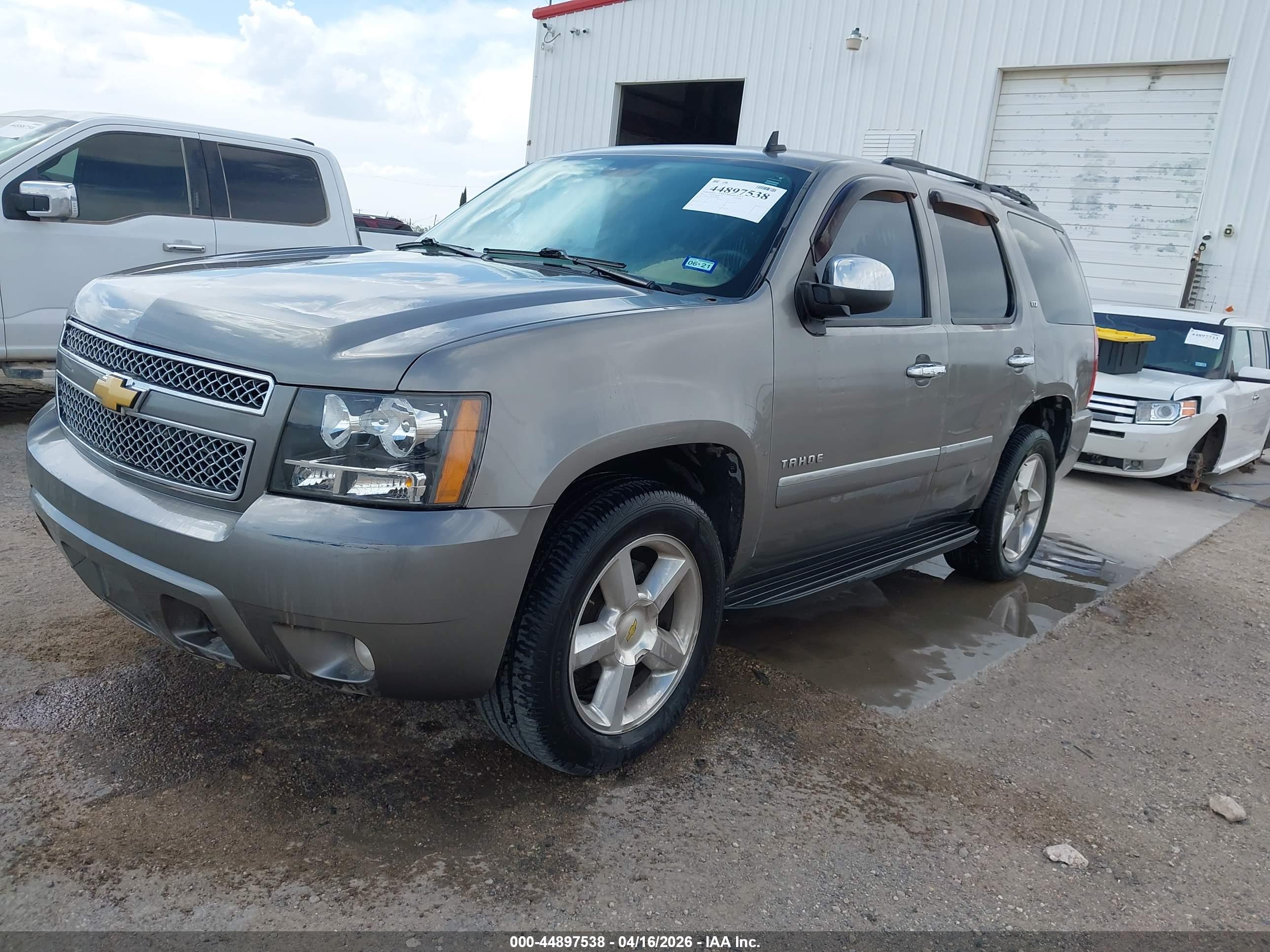 CHEVROLET TAHOE image 2