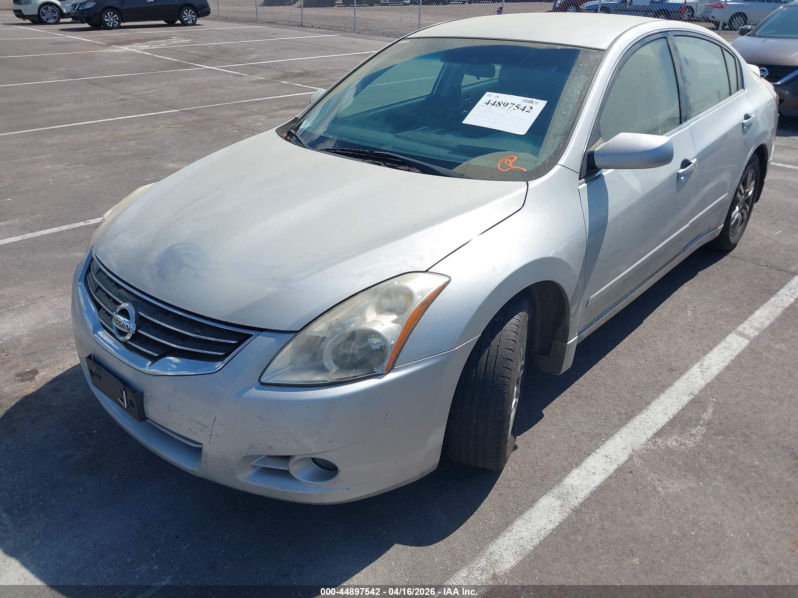 NISSAN ALTIMA image 2