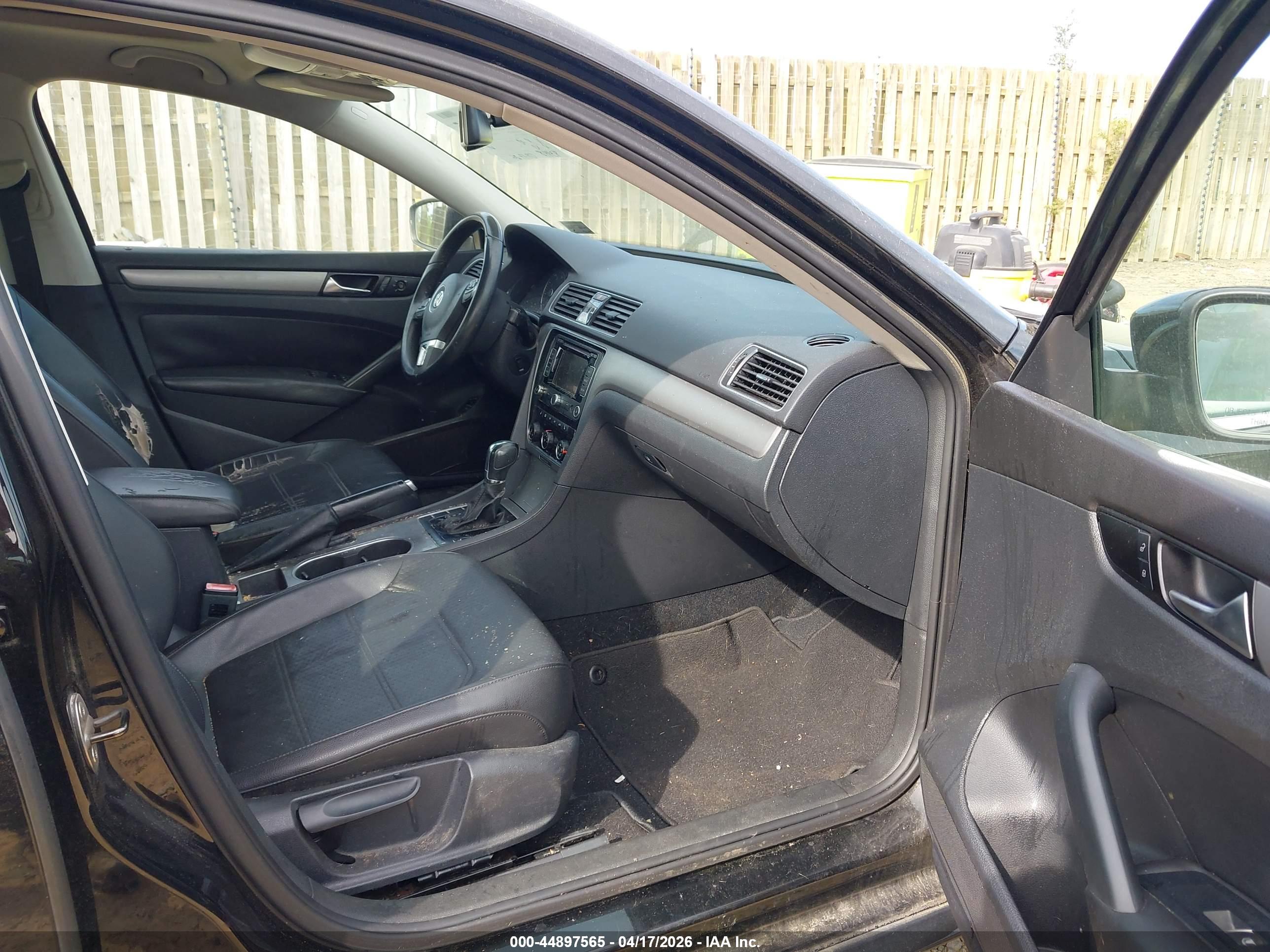 VOLKSWAGEN PASSAT image 5